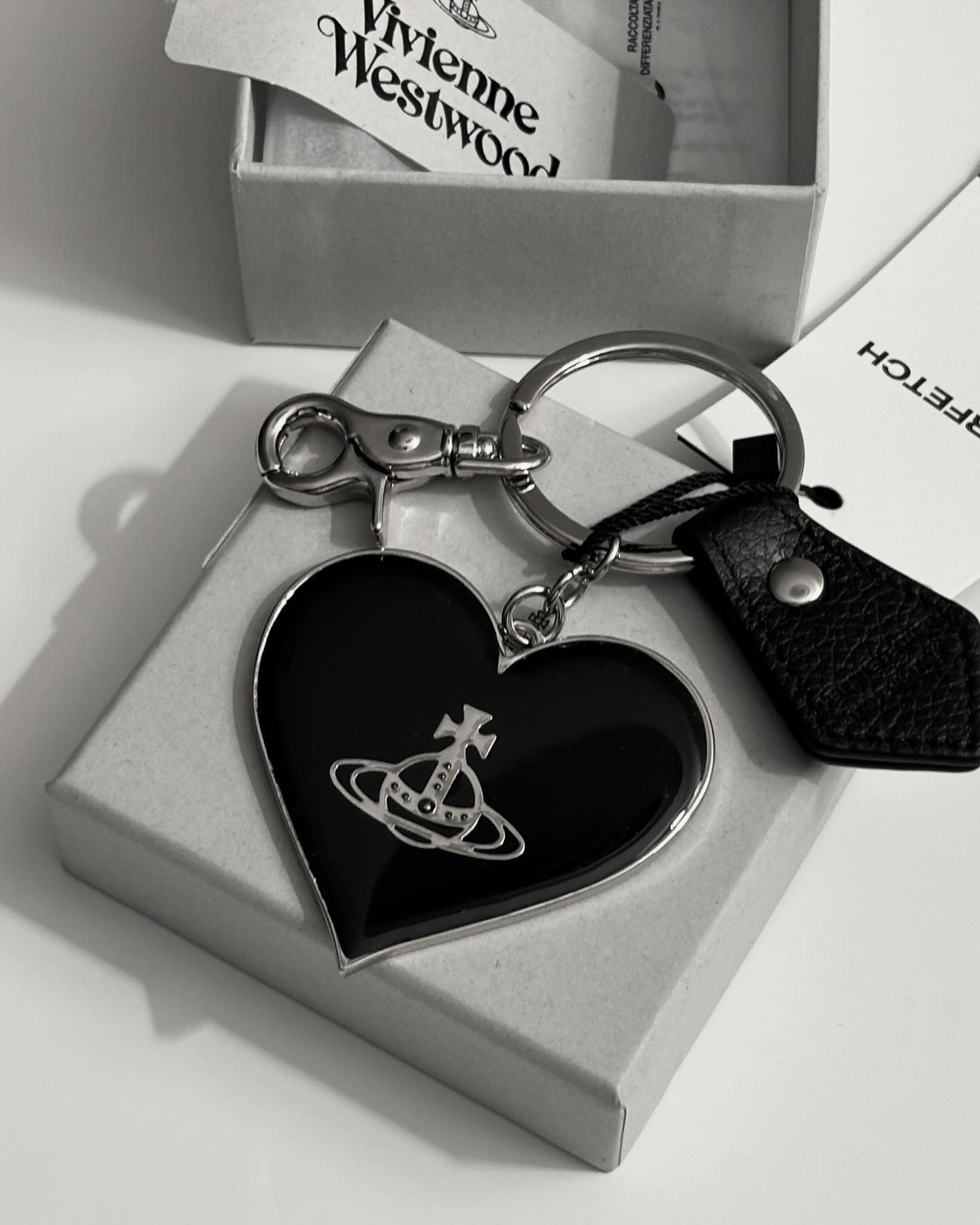 viviennewestwood 🖤

주말엔 #백꾸 도전 !!!

#비비안웨스트우드키링
