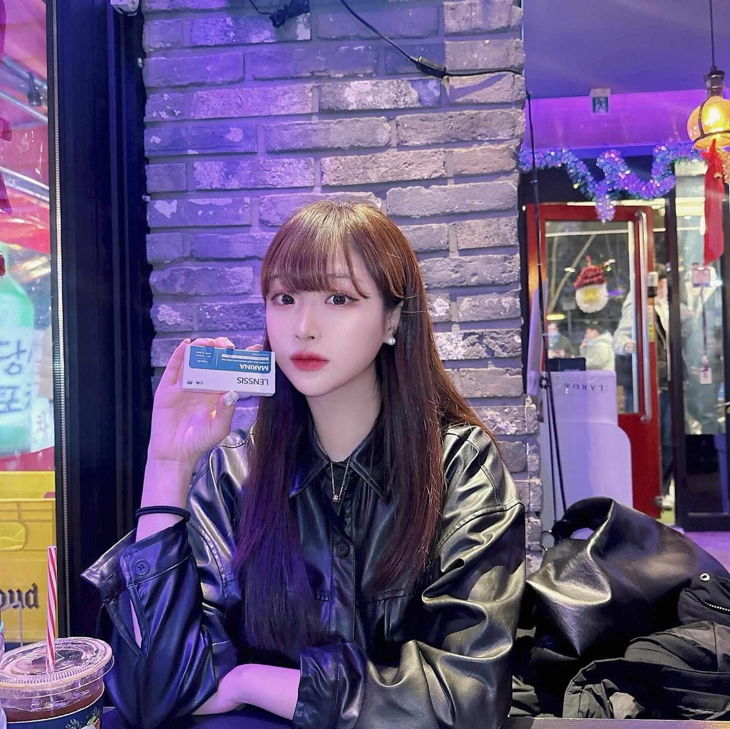 #협찬

렌시스 마리나 그레이/브라운 제품을 제공 받았어요! 정말 내 동공인거같이 자연스럽고 착용감도 좋아서 요즘 제 데일리렌즈👀🤍 렌시스의 장점은 렌즈를 온라인에서 구매할 수 있다는 점..🫶🏻

#제품제공 #렌시스 #렌츠추천 #마리나그레이 #마리나브라운 #마리나#kbeauty #korea #lens #셀스타 #daily