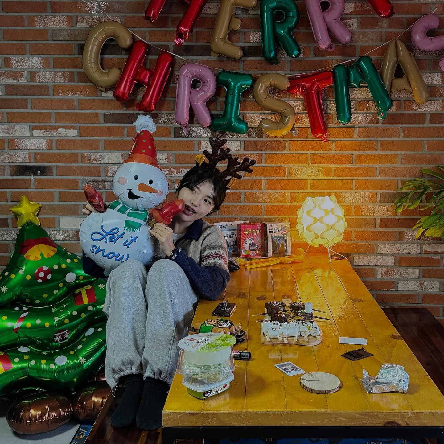 ｡*ﾟ+.*.C h rͫ iͤ sͬ tͬ m͗ a s+..｡*ﾟ+⛄️🤍

#크리스마스 #화이트크리스마스 #크리스마스파티 #xmas