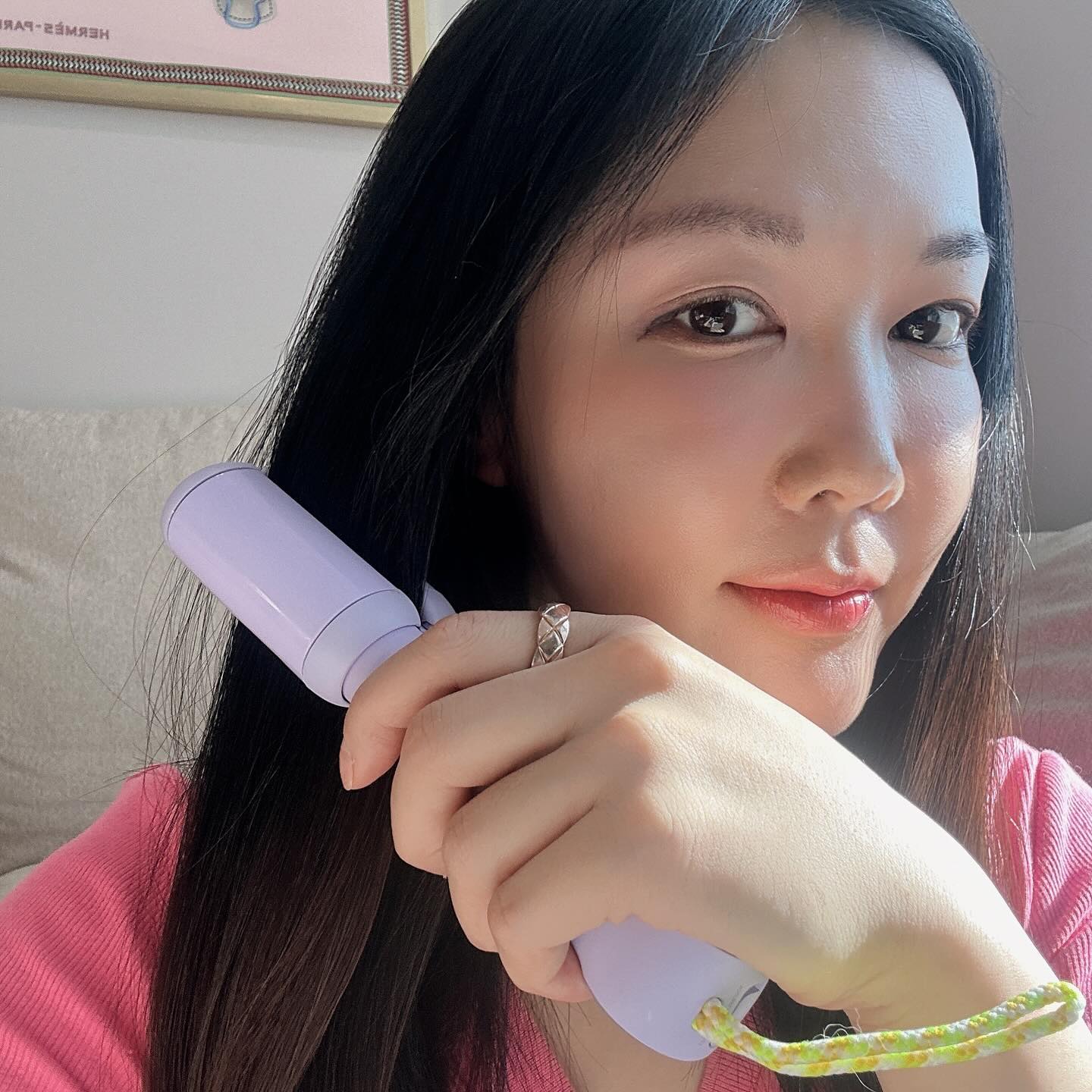 #광고 unixelec 
무선으로 간편하게 사용가능한 유닉스의
무선고데기 사용해봤어요
예열도 잘되고 가방에 넣고 다니기에도 좋아서
여행이나 휴대용으로도 추천해요!

 #무선고데기 #미니고데기 #빗고데기 #여행용고데기 #충전식고데기 #휴대용고데기 #유닉스고데기 #휴대용매직기 #앞머리고데기