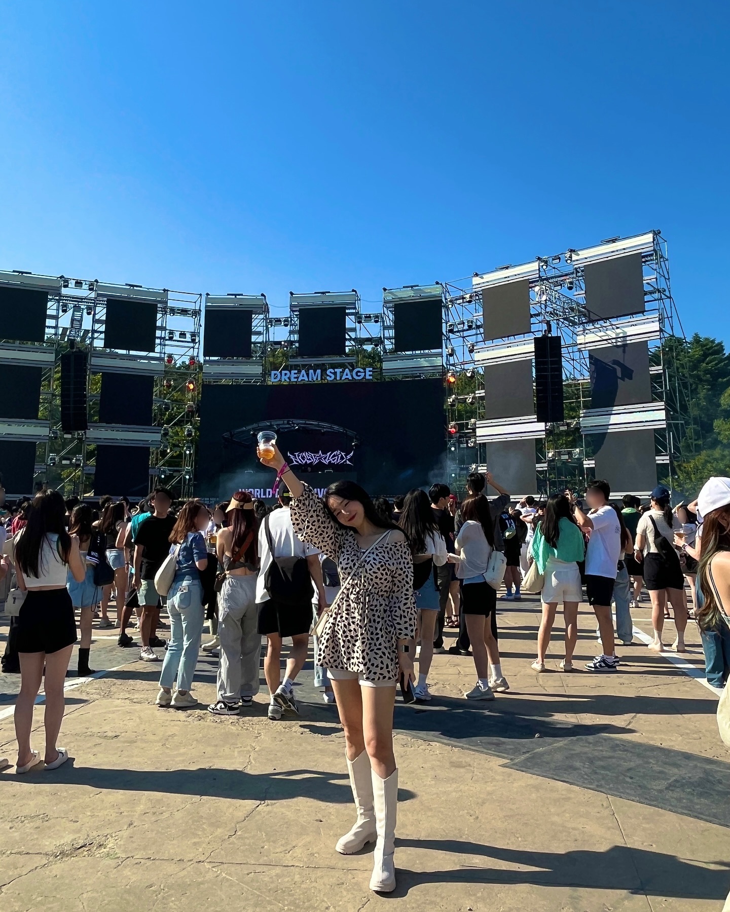 이번 월디페 짱이었음🤟🏻
바라고 바라던 알렌워커랑 체인스모커스 최고였다..🩵

#240616 #월디페 #WDJF