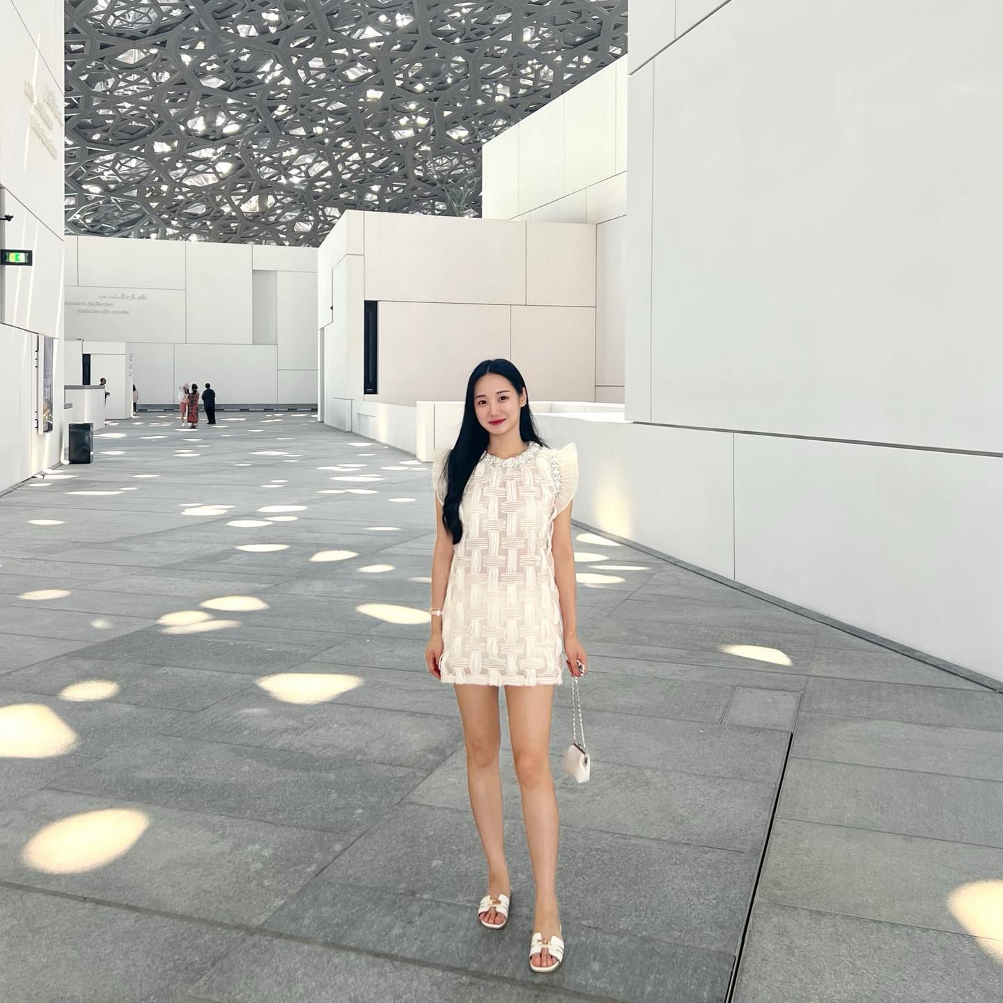 엄청난 규모의 독특한
아부다비 루브르박물관⭐️
프랑스에 있는 그 루브르지만
분위기가 전혀 다른 매력