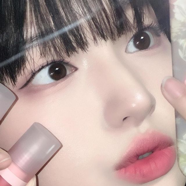 이가은 on Instagram: "#광고 @forencos_official 타투틴트로 유명한 포렌코즈에서 틴트 선물 받았다😍 🎀NEW 포렌코즈 타투 비쥬 벨벳 틴트🎀 부드럽게 블러링되어 내 입술처럼 고밀착 피