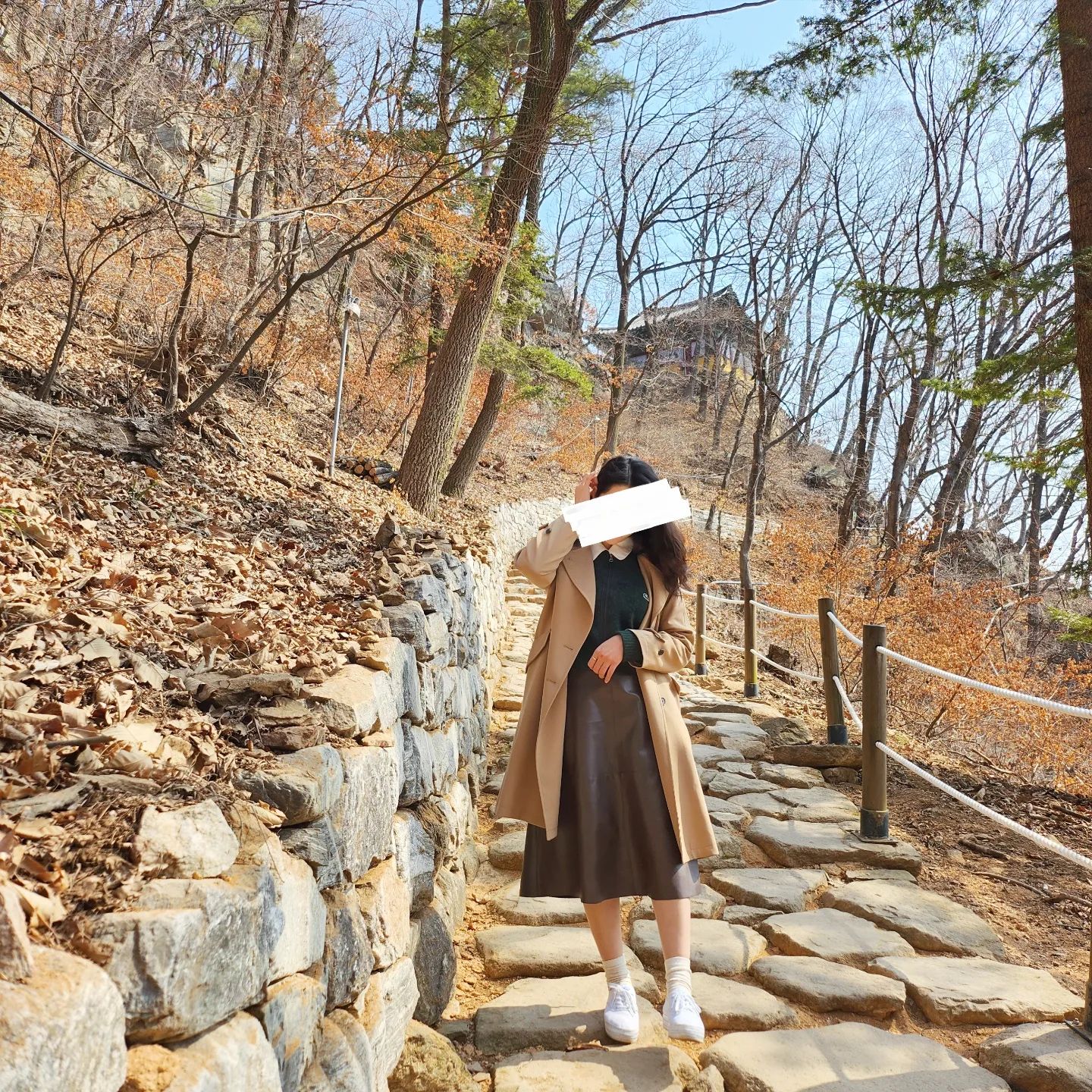 여행 2탄!

📍 #수종사
📍 hangangmuseum 

수종사에서 보는 풍경이 멋있다고 해서 가봤는데 가는 길에 엄청난 경사가....!
500년이 넘는 보호수와 풍경이 정말 멋있는 곳!

한강뮤지엄은 입장료 만원에 전시도 구경하고 카페 음료도 마실 수 있어서 재밌게 놀고 왔습니다! 한강 뷰도 최고!! 루프탑도 있어서 날씨가 좋은 날에 가면 더 좋을 것 같더라구요!😍😍