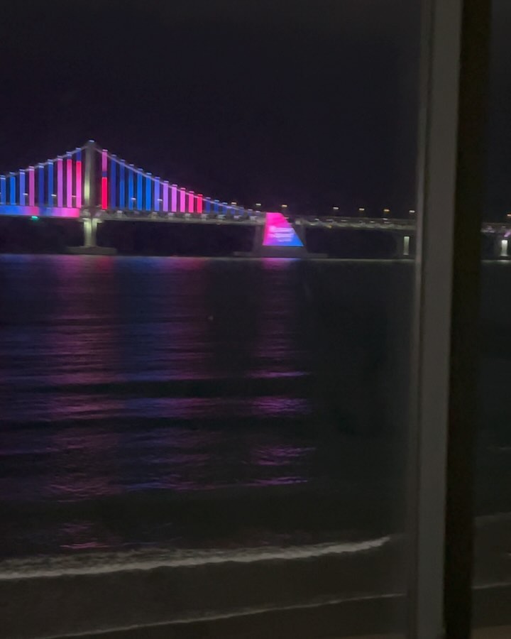 부산은 귀여운 것 투성이와 초콜릿을 좋아하는 그녀가 있었다.