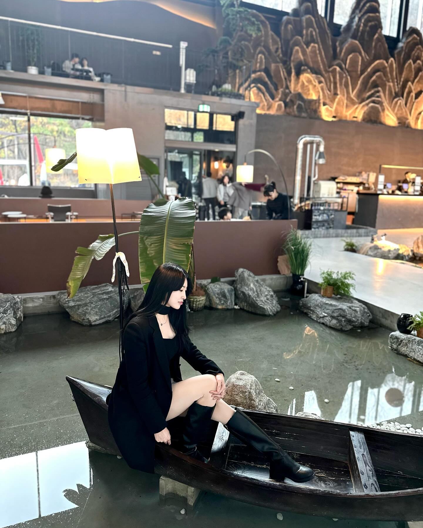 좋은 친구와 함께 이쁜 사진까지 득템하고
맛난 디저트까지 넘나 행복하자나~~~🥰

📍이 곳은 용인에 있는 #아리랑도원 이에요 
서울근교 카페 드라이브 삼아 휘릭~ 다녀오세요
11월 한달 동안 가야금 연주공연도 한다고 하네욤!

.
.