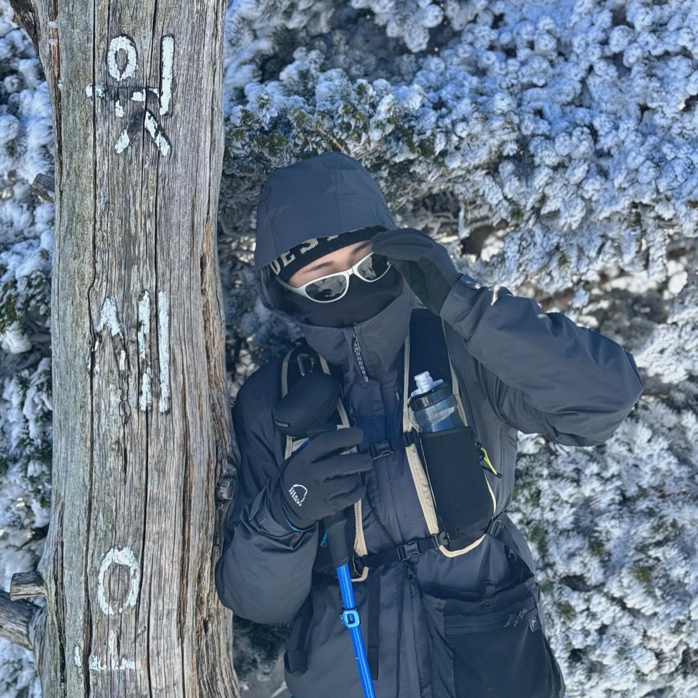 .
새해 떡국 못 먹어서 서운해 했는데 이럴려고 아껴뒀나봄🥣❄️🤍

이 영광을 큰 소리로 놀래 깨운 soyean_park 
거실에서 그 소리에 덩달아 놀라 심장 부여 잡고 운전해준 santa_jjong 
수족냉증 전우  happy.___.s 

.
.
.
.
.
.
.
.
#jeju #jejuisland #jejulife #travel #outdoor #camping #camper #여행 #여행자 #캠핑 #백패킹 #백패킹스타그램 #백패커 #캠크닉 #힐링 #일상 #소통 #모토캠핑 #노지캠핑 #헬린이 #운동 #바다 #카페 #한라산 #날씨요정 #2024 #헬요일 #새해 #일출 #윗세오름
