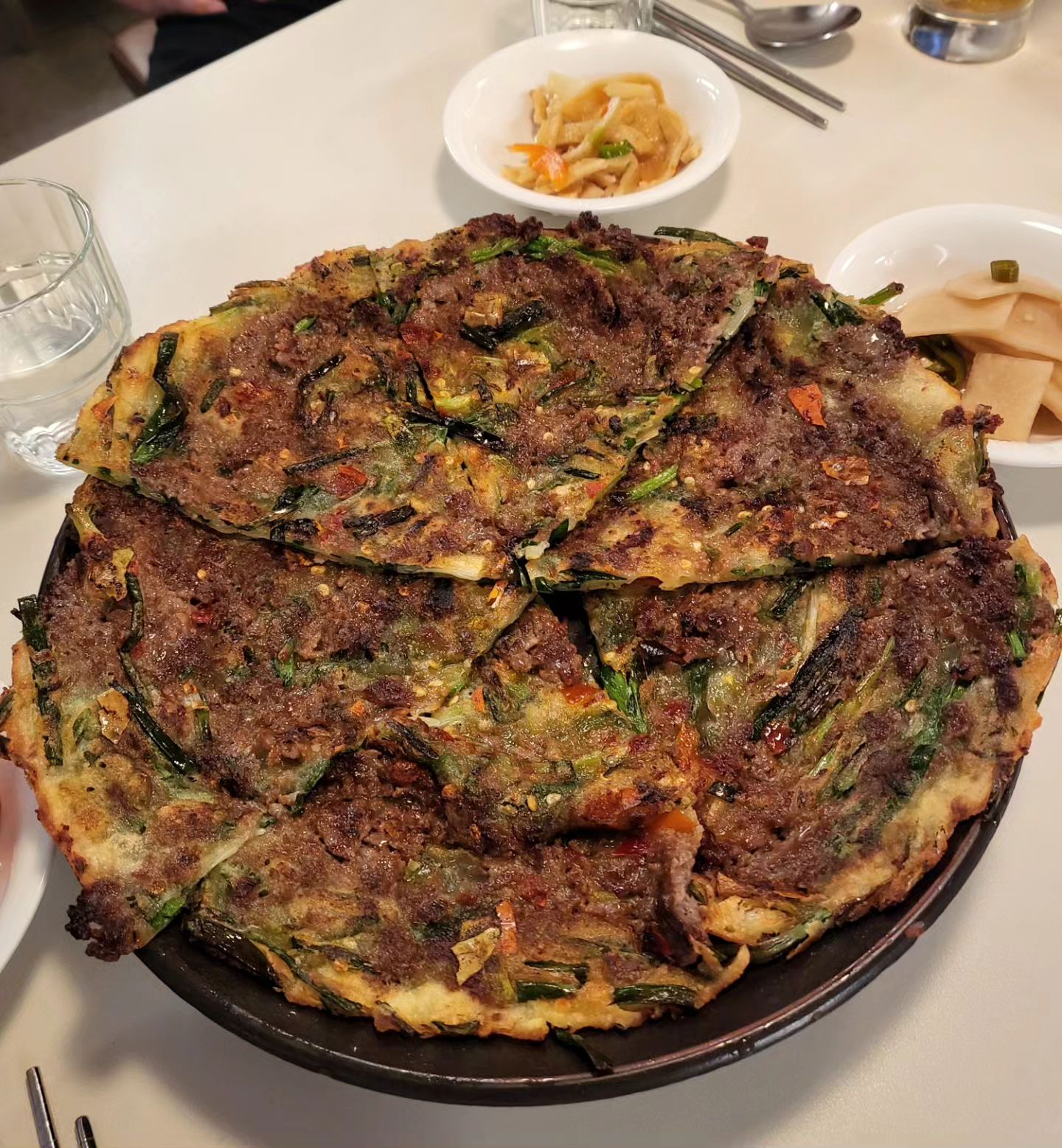 이영자 맛집 #도동집
도동집 불고기 파전 진짜 존맛탱♡
도동탕면과 도동비빔면
한번 맛보면 계속 생각나는맛!

📍서울 용산구 후암로 48길 1
(서울역 11번출구 3분거리)

영업시간 11:00~21:40
브레이크타임 15:00~17:00

#불고기파전 #도동탕면 #도동비빔면
#맛집 #먹방 #먹스타 #먹팔소통