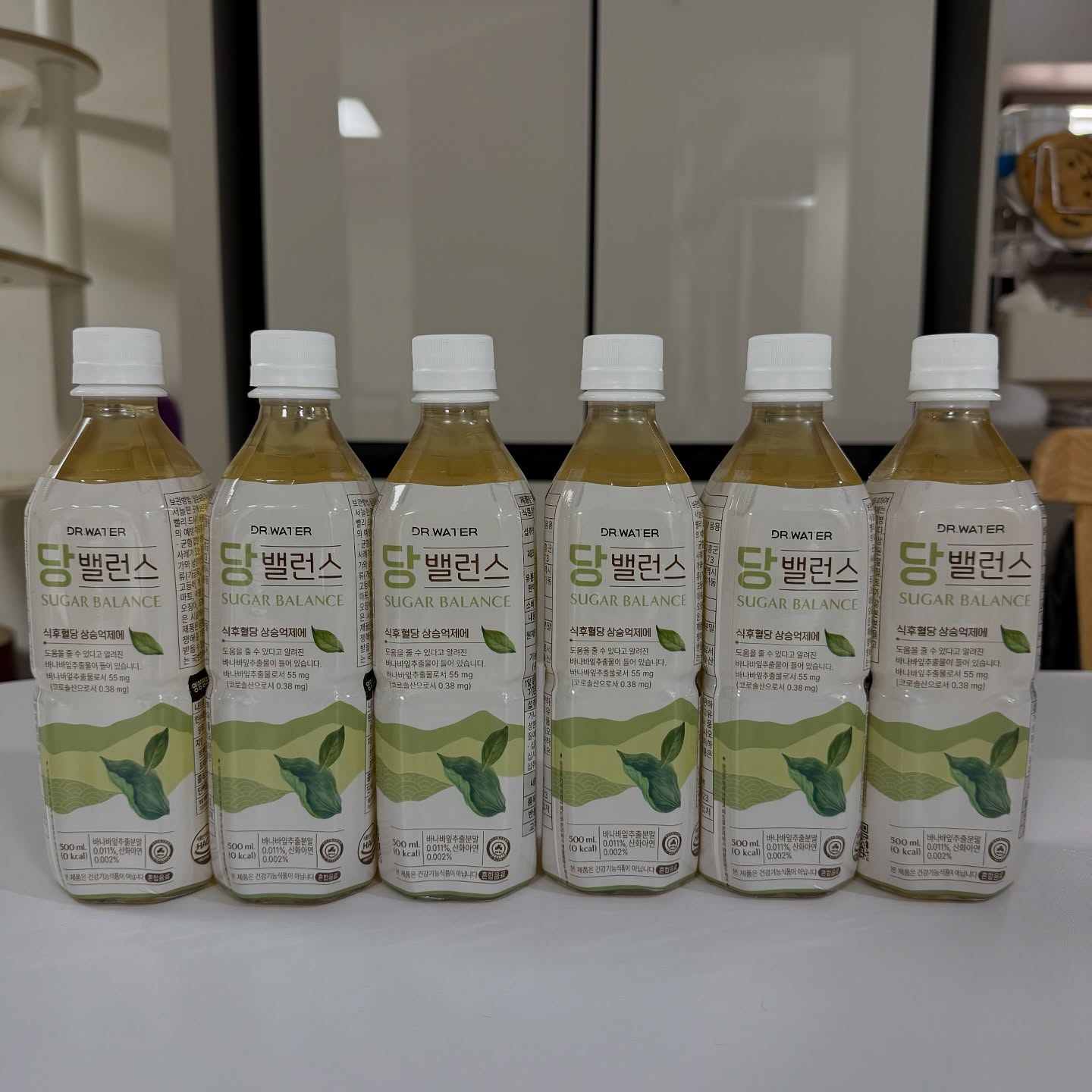 #협찬 
식후 혈당 상승 억제에 도움을 주는 닥터워터당밸런스 💚
바나바잎 추출물이 들어갔다고해요!
물 대신 언제나 가볍게 부담없이 0 kcal 👍🏻

얼음 넣어서 먹으면 더 맛있어요 😆

#닥터워터당밸런스 #닥터워터 #당밸런스 #바나바잎추출물 #코로솔산 #바나바잎 #바나바잎차 #제로칼로리 #0kcal #제로음료 #부모님선물 #선물추천