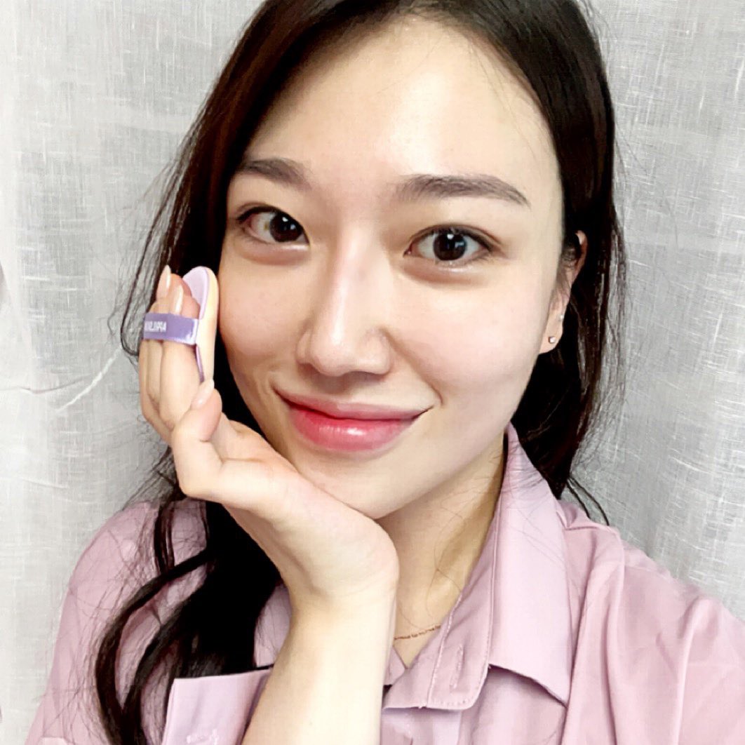 ❤️호두커플❤️ on Instagram: “#광고 #에이프릴스킨 이번에 새로 나온 에이프릴스킨의 초슬림쿠션은 마스크 묻어남 방지 효과 테스트를 완료한 슬림 커버 쿠션이에요☺️ 텁텁