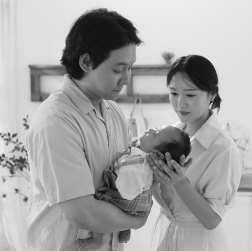 셋은 또 처음이야
_

둘찌 50일촬영 
첫째랑 또다른 너낌
#가족사진 #가족스냅 #네가족 #아들둘맘 #아들둘아빠