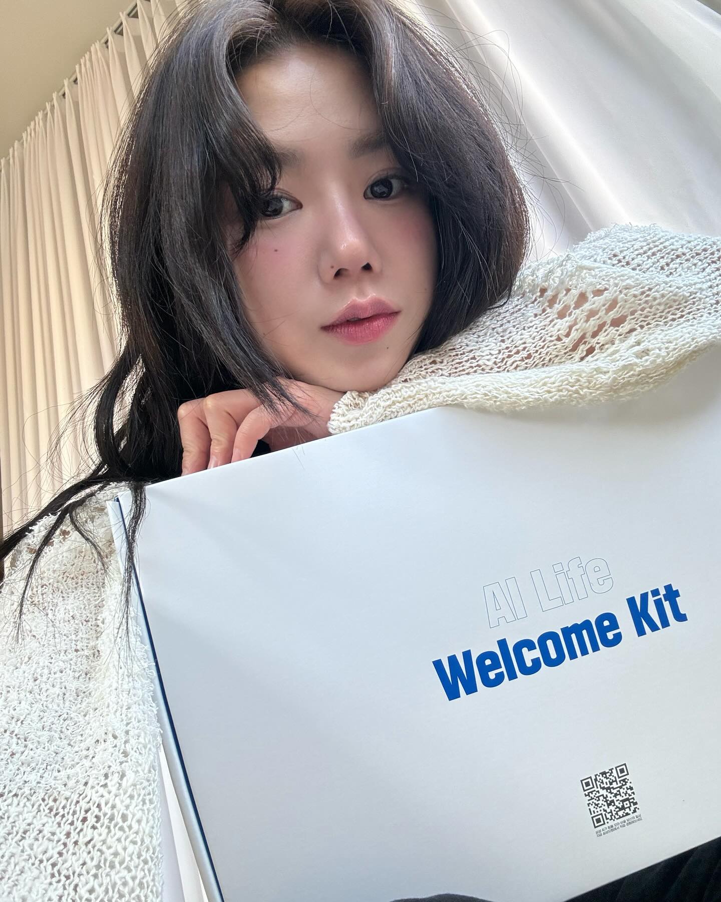 #광고 samsungkorea

세상에 없던 AI 라이프🫶🏻
’삼성전자‘와 라이브스타일 브랜드 ’나이스웨더‘가 협업하여 만든 한정판 굿 즈!
 
HAVE A GOOD LIFE GOODS 한정판 굿즈는 삼성 AI로 달라질 우리의 라이프스타일을 위트있게 마주할 수 있는 생활용품 굿즈입니다!

구성은 고무장갑, 양말, 컵, 조리도구, 수건,테이프로 색상도 디자인도 이뻐서 소장가치 있네요!

현재 삼성전자 홈페이지에서 선착순 증정이벤트를 하고 있으니, 신청해보세요
애쓰지 않아도 편해지는 삼성 AI LIFE 기대가 되네요🩵

https://www.samsung.com/sec/event/al-life/

#세상에없던Al라이프 #삼성혼수 #삼성신혼가전 #AI가전 #삼성전자이벤트 #삼성 #삼성전자 #삼성라이프 #Al라이프 #나이스웨더 #한정판 #굿즈