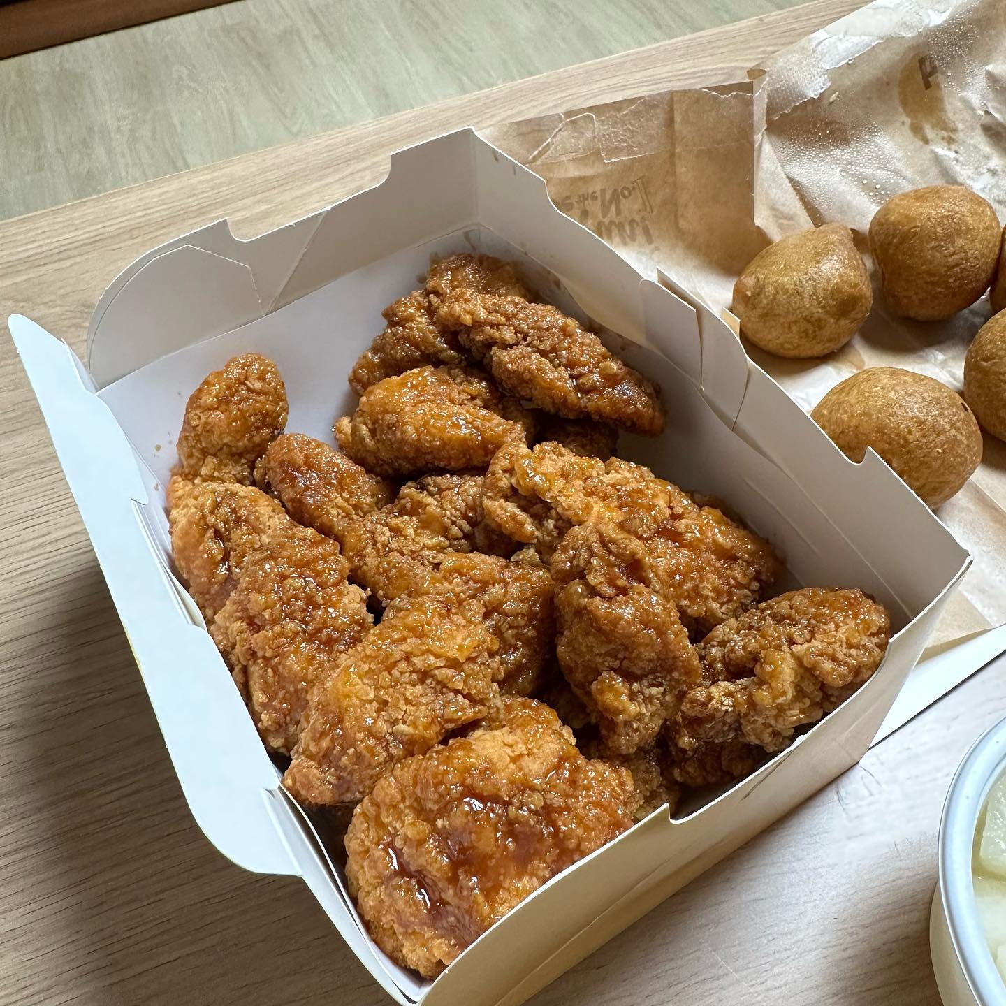 어제는 우래기가 보내준 기프트콘 사용해서 치맥 한잔! 🍗🍻