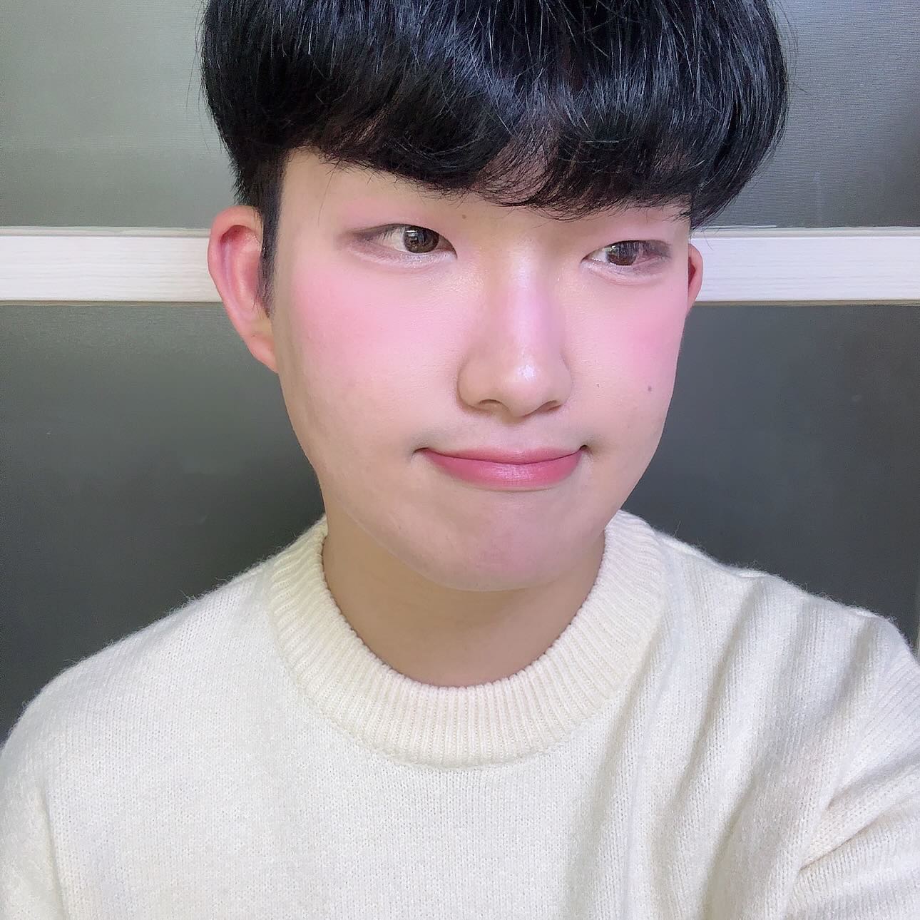Pure Ruddily Makeup #Motd
Base
skin1004_korea 마다가스카르 센텔라 프로바이오시카 글로우 선 앰플
3ce_official 핏팅 메쉬 쿠션 #N03

Shading
toocoolforschool_official 아트클래스 바이 로댕 쉐이딩 #뉴트럴
toocoolforschool_official 아트클래스 바이 로댕 노즈 쉐이딩

Eye
lilybyred_official 무드잇팔레트 #어텐션잇
3ce_official 소프트 뮤트 펜슬 라이너 #밀크누드 #페일로즈우드 #애쉬그레이

Blush/Highlighter
egvegan_official 더블 스테인 블러셔 #블루밍피오니

Lip
lilybyred_official 스윗 라이어 밀키 틴트 #무화과요거트인척