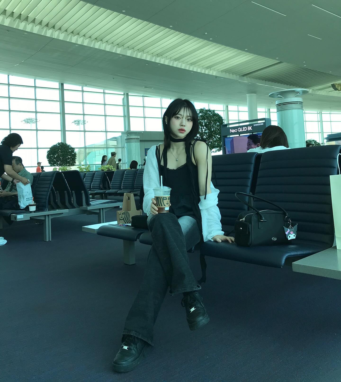 #후쿠오카여행 1일차📸

첫 날은 함바그 먹은 것 빼고 한게 없어서
사진이 별루 없지만 공항에서 진짜진짜
잘나와서 공항샷으로 욕심냄✌🏻