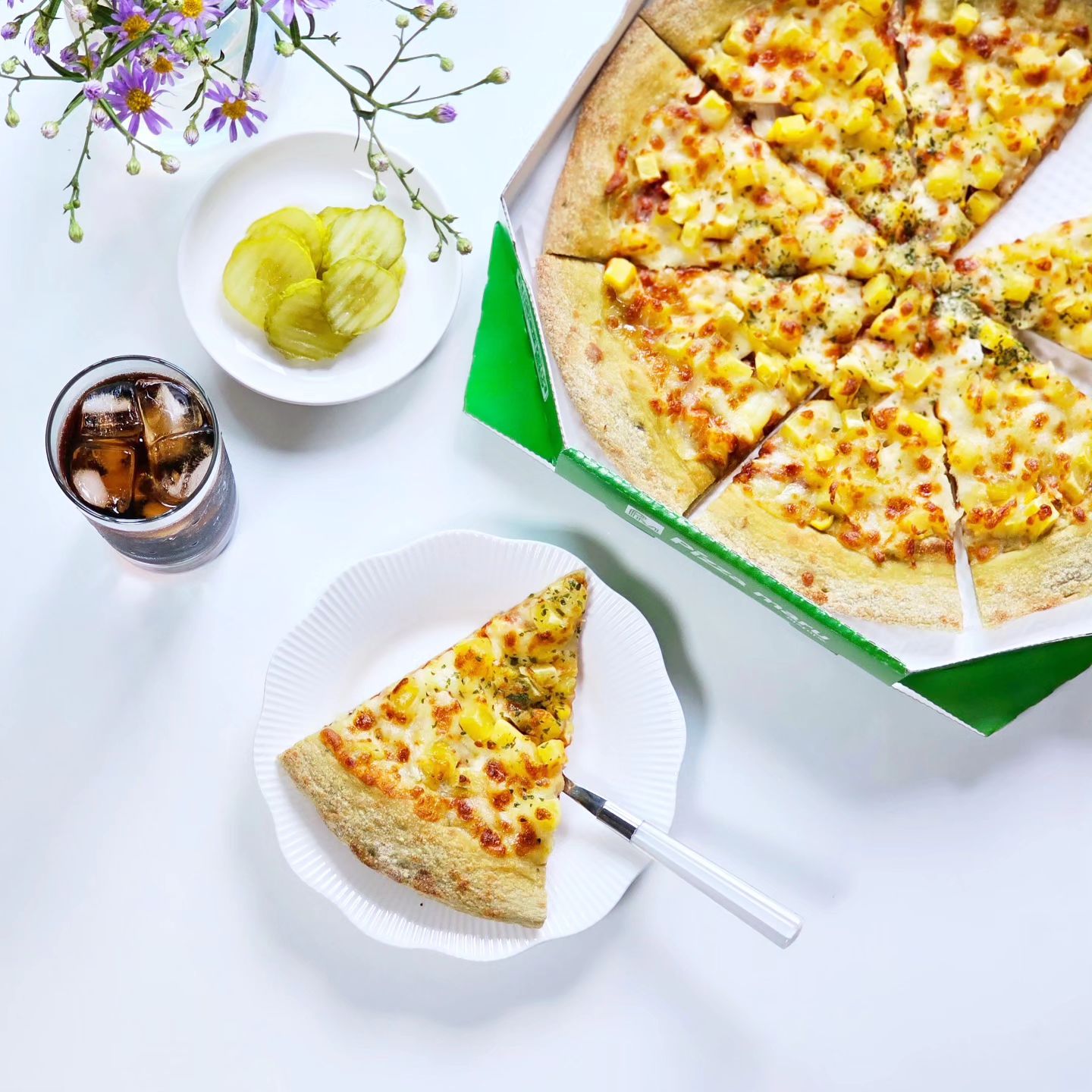 #광고 pizzamaru_official 
믿기지 않는 착한 가격에
훌륭한 맛! 가성비 끝판왕!
#피자마루 라지 꿀고구마피자!
❤️
피자마루 피자는 
12인치 #라지사이즈 인데
1만원 초반대로 즐길 수 있는 
피자라니 실화인가요오!
❤️
제가 주문한 꿀고구마 피자는 
당도 높고 품질좋은 
#국산 꿀고구마를 가득가득!
넣어서 달콤하고 남녀노소
누구나 좋아할 피자예요!
❤️
토핑도 풍성하고 
녹차, 잡곡이 함유된 
그린티웰빙도우로 건강한 느낌과
도우 반죽 시 우유를 추가해 
부드러운 도우라서 부담이 없고
퀄리티가 높으면서 
합리적인 가격으로 
즐길 수 있으니 칭찬해!
방문 포장 주문 시 
압도적으로 저렴한 가격!
❤️
피자마루 피자
푸짐하게 즐겨보세요!😍
❤️
pizzamaru_official
❤️
❤️
#피자마루 #피자마루메뉴
#피자마루메뉴추천 #피자추천
#가성비피자 #꿀고구마피자
#고구마피자 #피자마루고구마피자
#피자마루꿀고구마피자 #꿀고구마