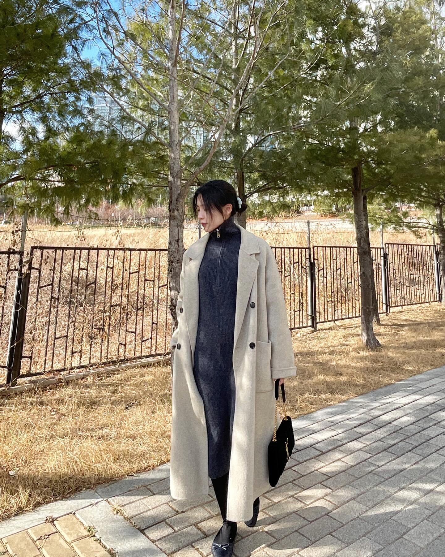 맨살에 입어도 너무 부드럽고 
따뜻한 골지 원피스🥹🫶🏻
키 작으신분들 부터 키 크신분들까지 체형 상관없이
여유롭고 편안하게 착용가능하세요 💜

🏷️ 프로필상단 에이블리 링크에서 구매하시거나
에이블리 “아틀란티스“ 마켓에서 할인가로 구매가능하세요