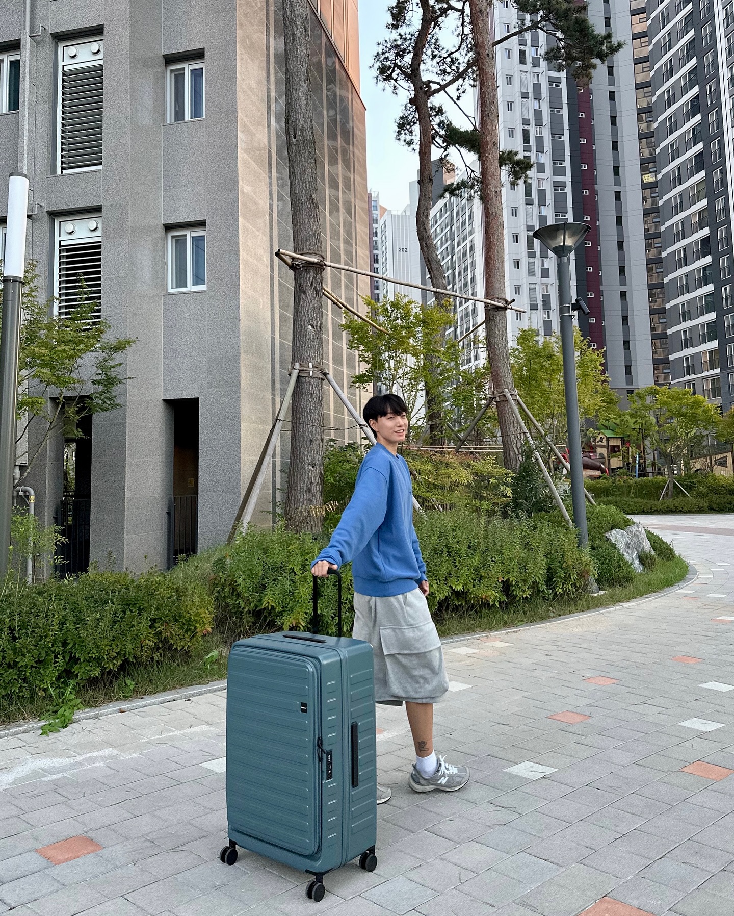 #제품협찬 🦭 no1travelgear 🛒

트래블기어에서 압축 캐리어 30인치 
블루노바 제품을 보내주셨습니당 😙🙌🏻🎁

에어펌프로 압축해 일반적인 캐리어 용량보다 
2배나 많은 양의 짐을 들고 갈 수 있어서 
수납력이 너무 좋은게 장점⭐️
(바퀴가조용해서 끌고다닐때 너무편한것도 장점)

이제 시합갈때 여행갈때 짐걱정 안해도 되겠다....🫢

#압축캐리어#트래블기어캐리어#트래블기어
#트래블기어압축파우치#ZIP캐리어#30인치캐리어