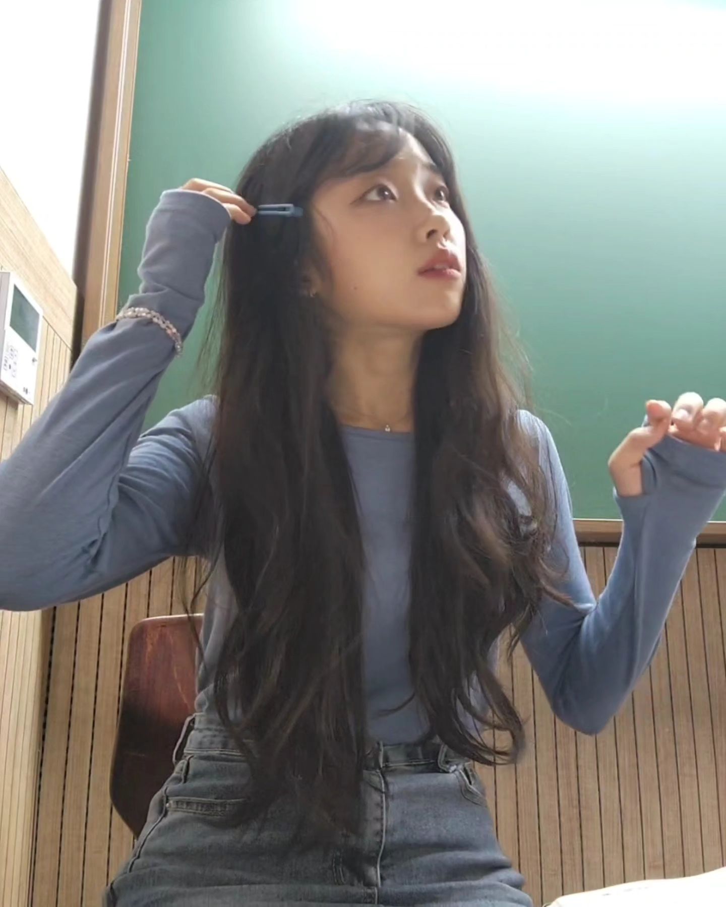 갤러리에 저장된 마지막 블랙 … ⚫️🎶😎✨️🙈💕 

머리 너무 많이 잘랐나 🤔