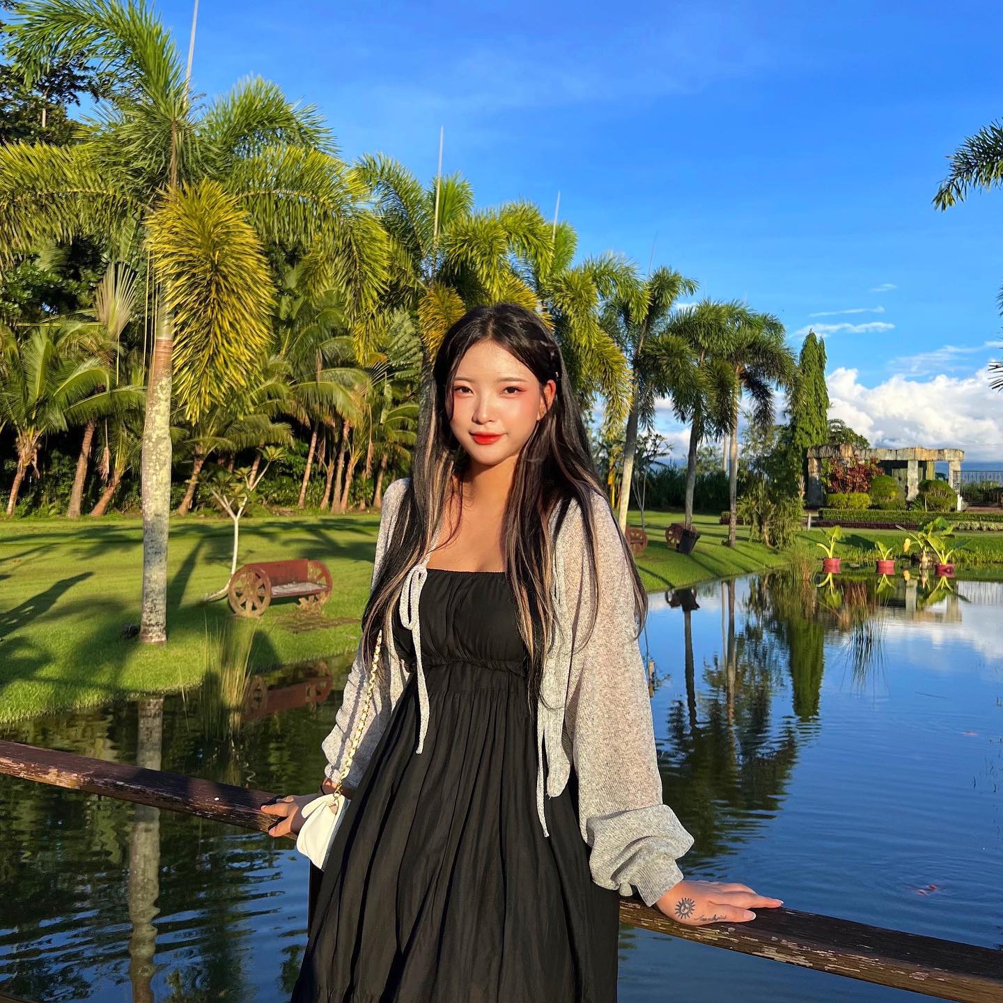 🌴
#philippines #필리핀 #여행 #trip
.
.
.
.
.
.
.
#나시 #자연 #데일리 #데일리코디 #일상 #감성 #셀스타그램 #23 #대학생 #셀피 #좋아요 #인스타 #모델 #분위기 #패션 #원피스 #스트릿패션 #follow  #fashion #likeforlikes  #daily #instagood #instalike #princess #streetphotography #streetstyle