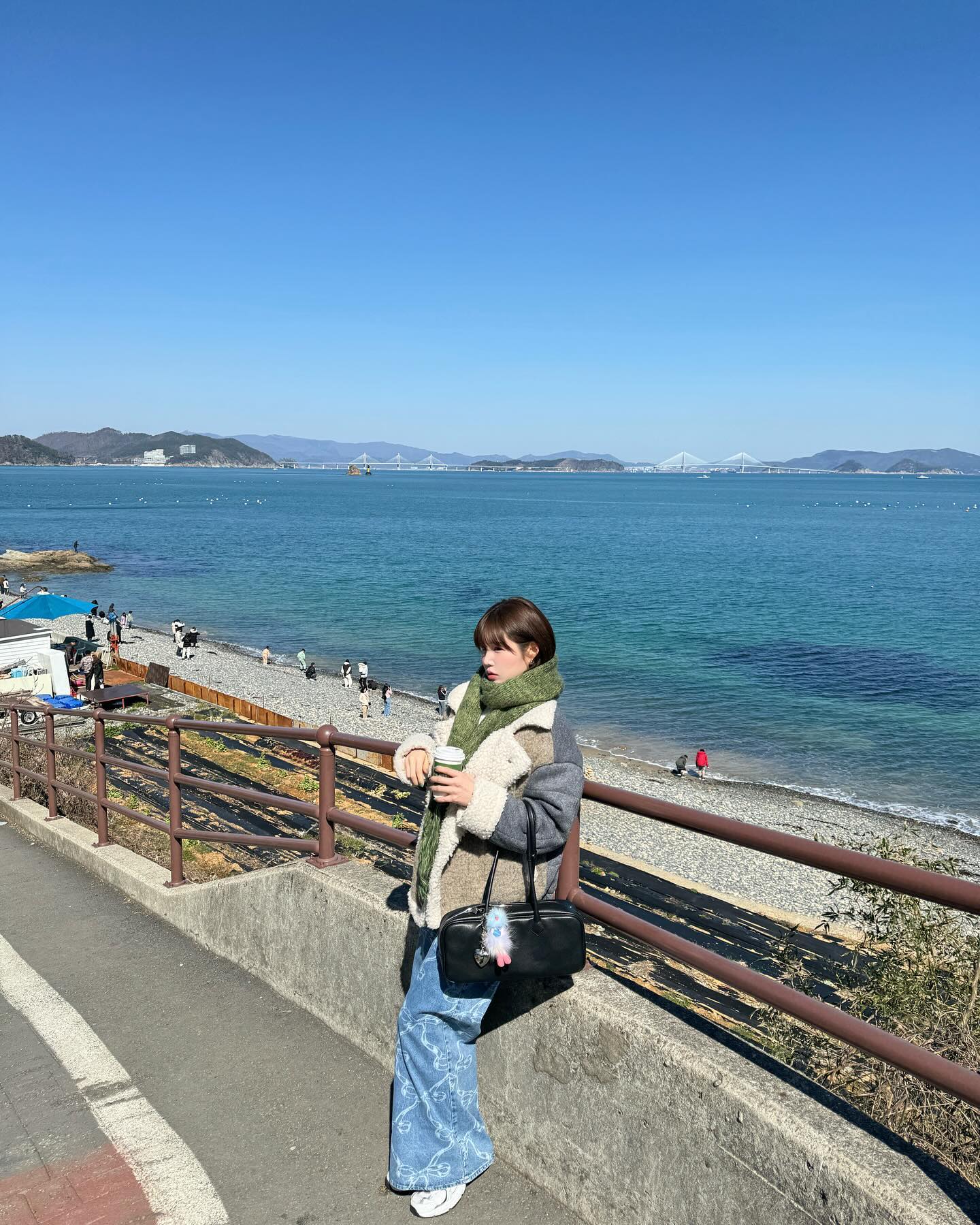 ⠀ 
남해바다 때깔조코🌊

⠀ 

⠀ 

⠀ 

⠀ 

#거제도여행#거제여행#거제몽돌해변#거제매미성#남해바다
