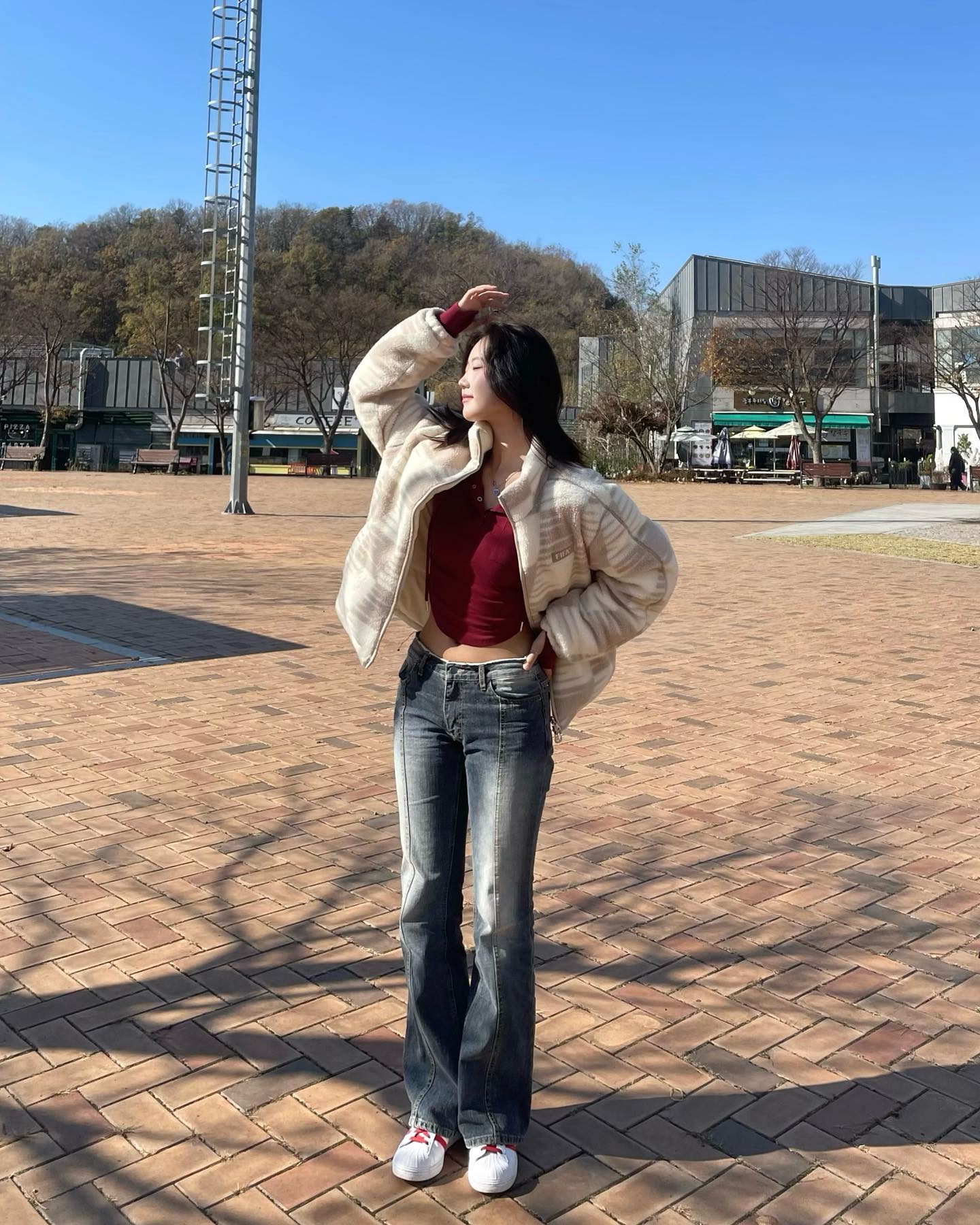 이번에도 리버시블 제품🌟
플리스와 패딩 두 가지 스타일 연출이 가능해요 😯
💛 [ fifa1904_kr / 더비체커 플리스자켓 ]
•
*피파1904 서포터즈 활동의 일환입니다
•
#06 #06년생 #FIFA1904서포터즈 #FIFA1904 #피파1904 #리버시블