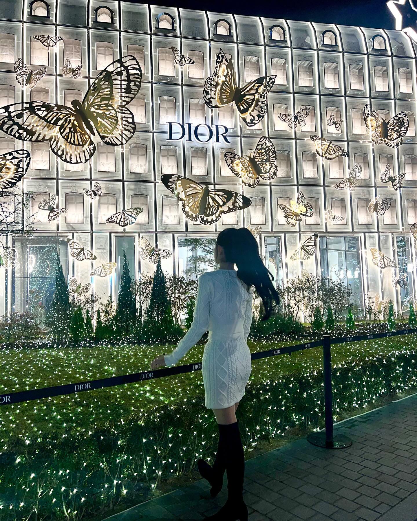 낮에는 따뜻하고 밤에는 선선해서 딱 좋았던 날씨 ✨✨
성수에 있는 소곱창집에 갔는데 완전 맛집이라 3인분에 볶음밥까지 먹었습니당…
이제 다이어트 시작할게요ㅠ