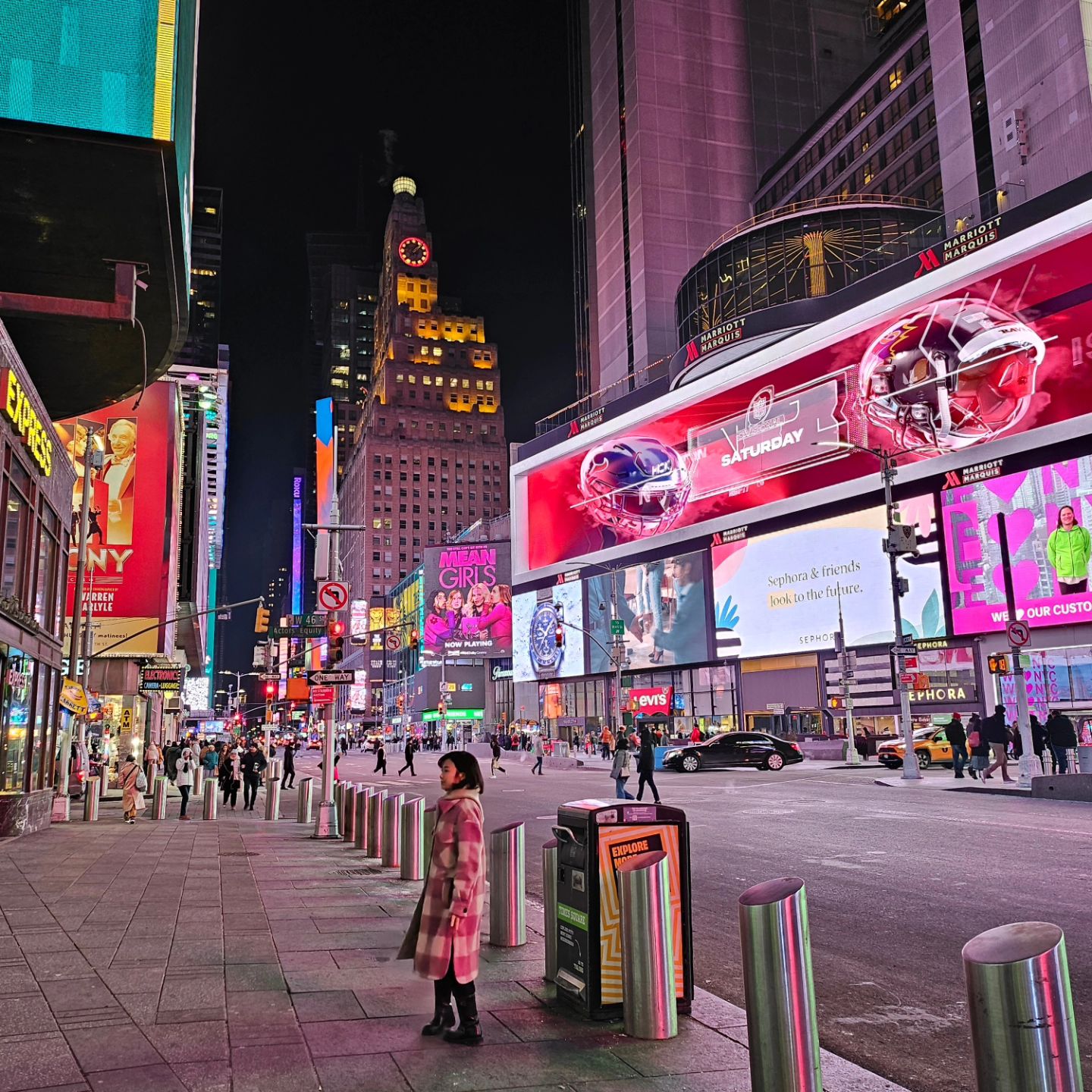 핑핑 in NY
바쁜와중에도 틈새사진
나좀찍어봐요 #관종의길

#뉴욕출장 #뉴욕 #타임스퀘어 #소호 #모마
#NY #timessquare #sohonyc #momanyc