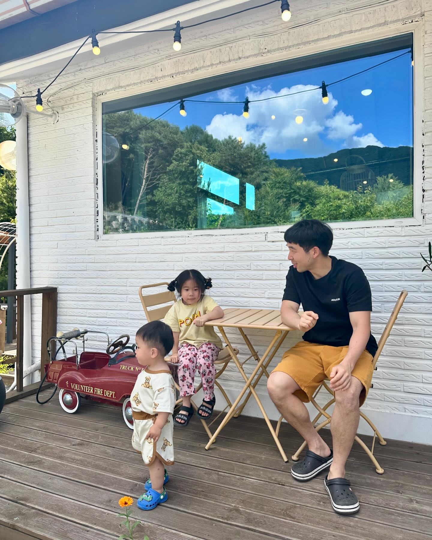 주말엔 전원캠핑🔥
외할부지가 밭에 캠핑장을 만들어놔서 
삼남매들 주말마다 신남💕애들아 실컷많이 놀자 ‼️