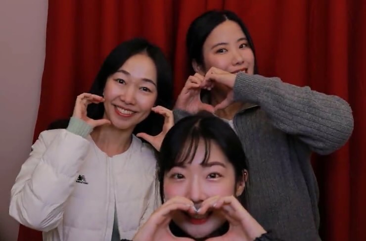 #가족사진 #연말 🥰

+ 집에있는 가족 cherish12_06 다음에 함께해 🫶🏻