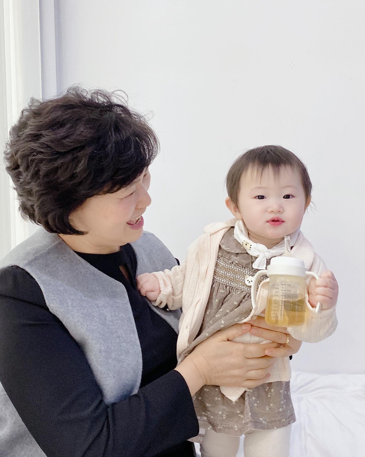*
할머니와 손녀
환갑 기념 포토북 제작을 위한 촬영😊