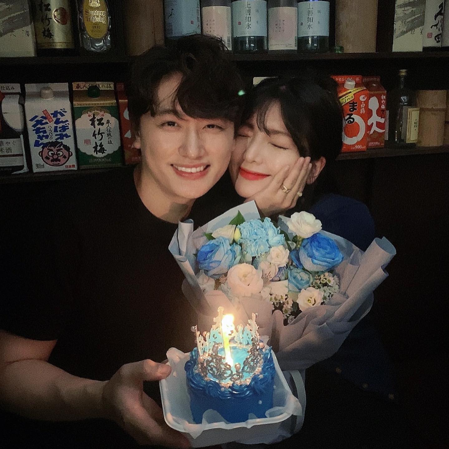 결혼식 한 달전🤵🏻🖤👰🏻‍♀️
내 스타일로 숙이한테 청첩장 선물받고 돌리기 시작하면서
정말 많은 축복 받아 몽글몽글 행복한 요즘
끝까지 열심히 뿌리자(?)
.
.
.
#실감이아직도안나요
#울라불라블루짱 
#alllucky
#🩵
