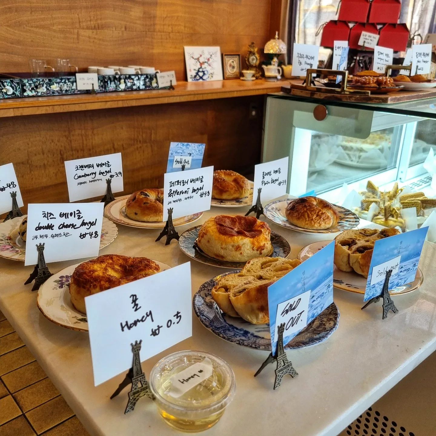 디저트가 맛있다는 기장 연화리 바다 앞 
개화기 컨셉카페

🇫🇷 르꼬르동블루제과 디플로마 과정을 수료하셨다는데 오레오케이크 사랑한다🥰🥰
무화과휘낭시에 매진이라 못먹었으니 또가야지

.
.
.
.
.

#백화제방 #기장카페 #연화리카페 #카페그램 #오션뷰카페 #부산바다카페 #오레오케이크 #무화과휘낭시에 #기장디저트 #연화리디저트 #부산디저트카페 #르꼬르동블루 #카페그램 #간식그램 #먹스타그램 #먹팔해요