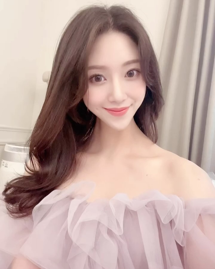 촬영 때 받은 영상 다 올려버리기 -:💜
.
.
.
.
.
#웨딩 #웨딩스튜디오 #웨딩드레스 #웨딩촬영 #웨딩화보 #화보촬영 #화보모델 #화보 #화보집 #화보촬영 #로자스포사 #드레스대여 #wedding #weddingdress #weddingphotography #photography #model #modelshoot #photoshoot #셀카 #셀스타그램