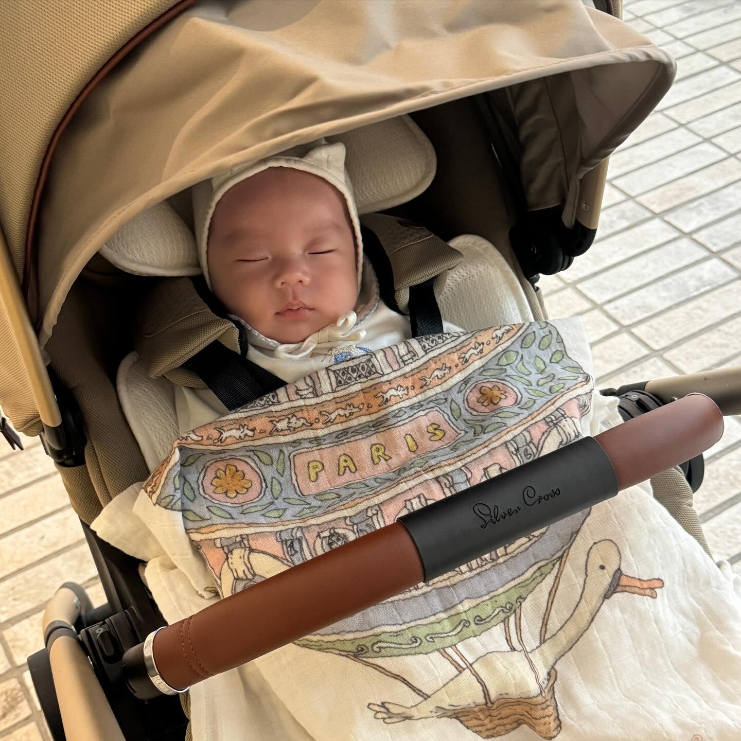 촬영 갔다가 잠깐 마실
잘자는 우리아가👶🏻💓#나들이#50일촬영