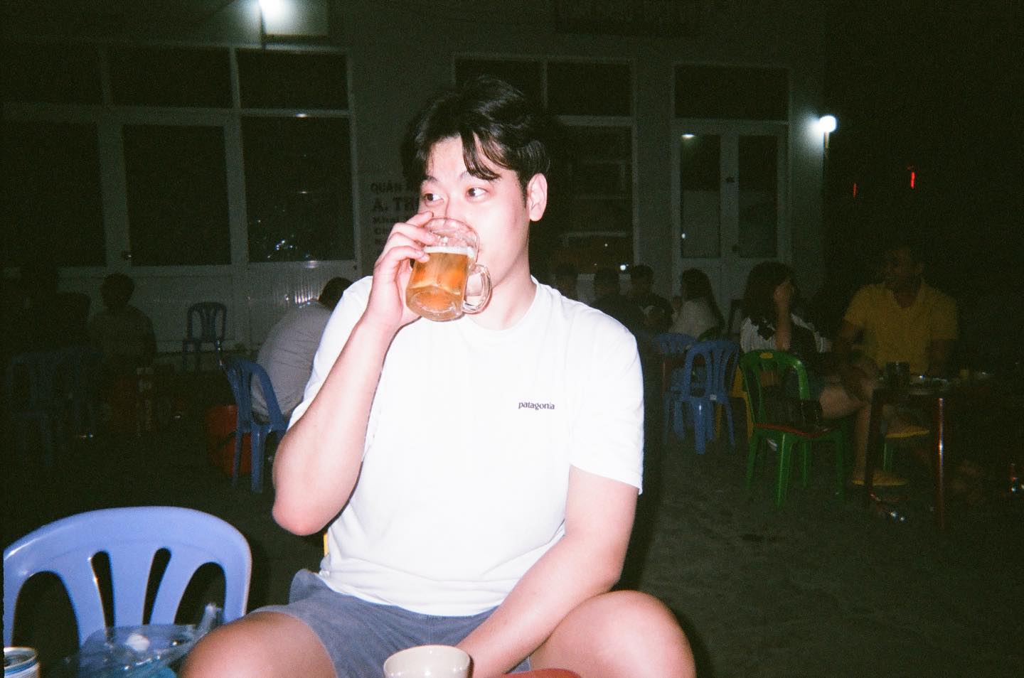주유소가 포장마차가 되는🇻🇳
ガソリンスタンドが夜には屋台になるベトナム。