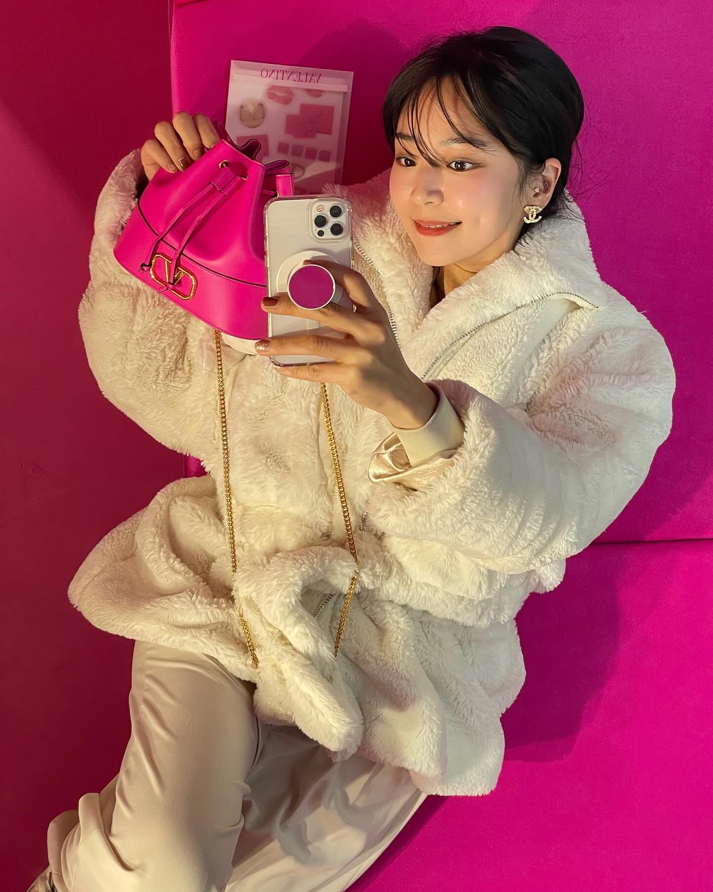 여심을 저격하는 핑쿠핑쿠 발렌티노..🤭

VALENTINO GIFT SHOP
📍용산구 한남대로 27길 10
🗓️ ~11/29

maisonvalentino
#발렌티노헤어액세서리 #브이로고문백 #발렌티노
#발렌티노기프트샵 #발렌티노가라바니 #ValentinoGiftshop
