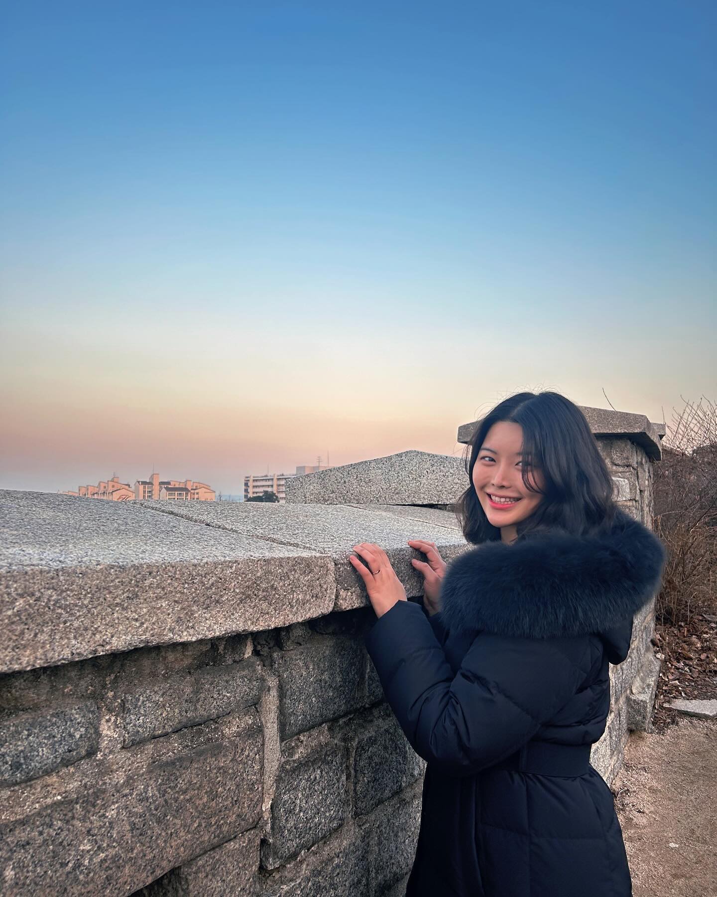 종로 낙산공원🫶
신발 아픈거 신고 가서 힘들었찌만 즐거웠댜😊

어제 오늘 다사다난 했지만
내일은 레슨 17개라 더 .... 다사다난할 예정으로
잊고 자야지🥱

#종로 #낙산공원 #낙산공원야경 #휴일끝