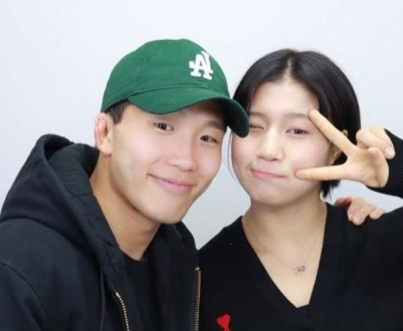 D+319 행운가득🤍🍀