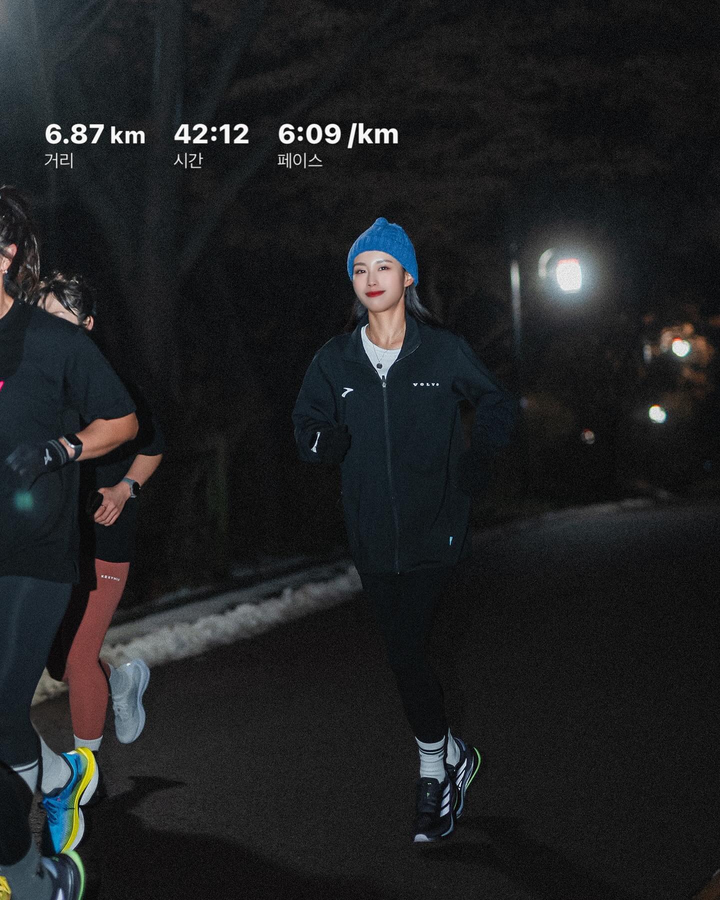 #필레이디 정기런 남산 북측순환로⛰️🏃‍♀️
#여성러닝크루 #feellady 

다들 따뜻하다는데 
나만 추워 죽는줄 알았던 정기런🥶
이 날씨에 어떻게 땀이 나는거죠..?ㅋㅋㅋㅋㅋ
추워도 남산은 못참지🤭 절겁게 뛰어따❤️

👭 feellady_girlcrush 
📸 jjlim91 #justcmera