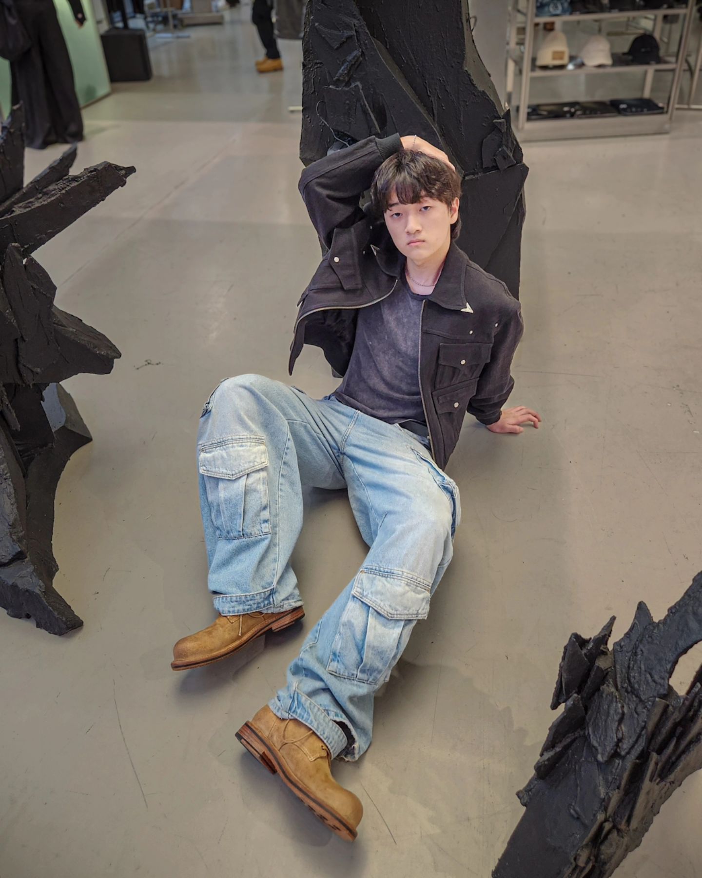 sur8ery X timberland 

화재의 그 콜라보,, 써저리와 팀버랜드 콜라보 팝업에 초대받아 다녀왔습니다!!

일정이 겹쳐 저녁에 짧게 다녀오느라 힘들었지만,, 후회 없다는◡̈
써저리 팀버랜드 콜라보 부츠와 의류 라인 구경하고!! 
새로 영입한 아가들 곧 피드로 보여드리겠습니다 ;)

hiphye_official #힙혜오피셜

#오오티디 #스트릿 #스트릿룩 #스트릿코디 #써저리 #팀버랜드 #sugery #timberland #팝업 #성수동 #무신사 #musinsa #데일리룩 #패션인플루언서 #패션계정맞팔 #개인모델 #일반인모델 #스냅촬영 #남자코디 #성수팝업 #팝업스토어 #ootd #street #streetstyle