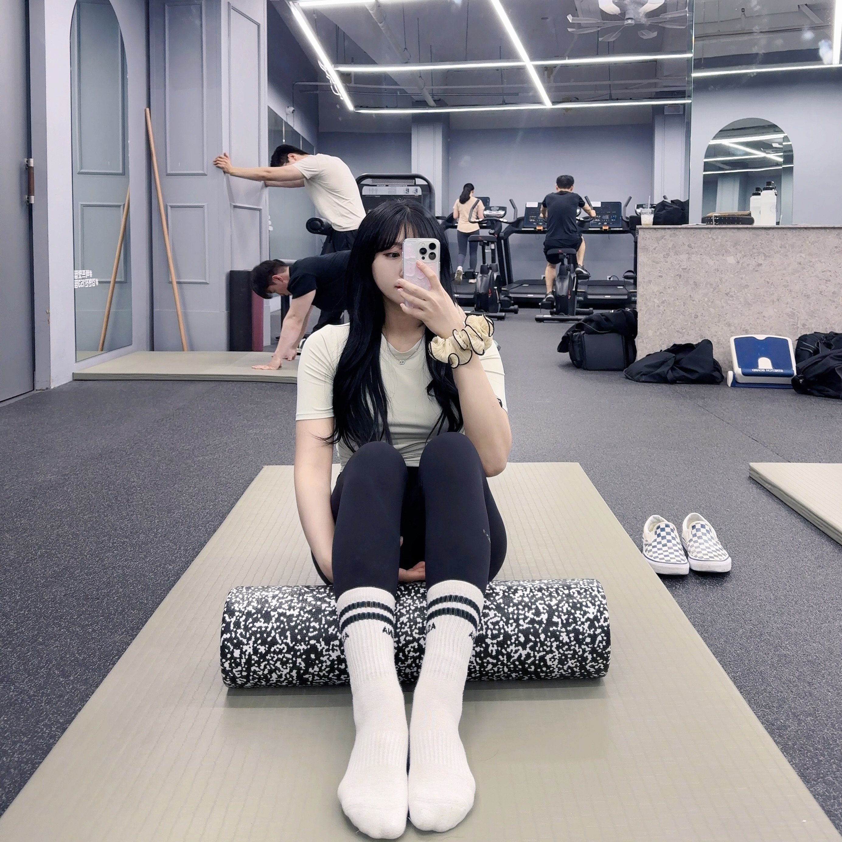 2024.04.18
오운완🏋🏻‍♀️

다이어트 맘 먹기 1일차..
살빼는 방법을 까먹었는데 어떡해야하져..🥲

#헬린이#헬응애#헬린이그램#다이어트#헬스장#운동#식단#운동일기#운동복#헬스타그램#필라테스#협찬#일상#daily#오운완#운동하는여자#운동기록#운동소통#운동스타그램#운동하는직장인#헬스녀#아이폰15
