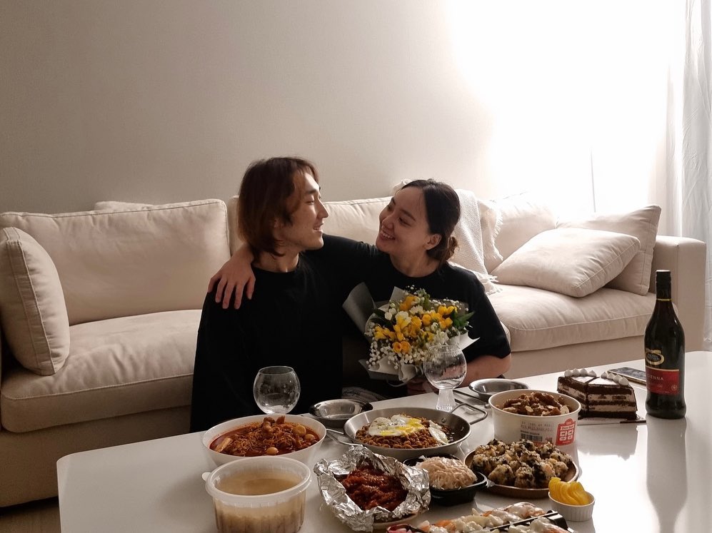 #결혼기념일
_
하나님께서 맺어주신 귀한 인연.
한해 한해 결혼의 의미가 얼마나 큰 무게를 지녔는지 배워가는 중.
사랑합니다.
_
#4주년 #결기 #홈파티 #짝꿍 #신혼부부 #부부의세계 #하나님의은혜 #동갑내기커플 #단짝친구 #소중해 #쩡쩡오메가