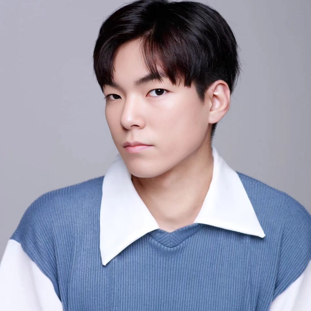 내가 군대를 안갔으면
하고있었을것들
.
.
.
.
연기,디자인 그리고...문어집점장님