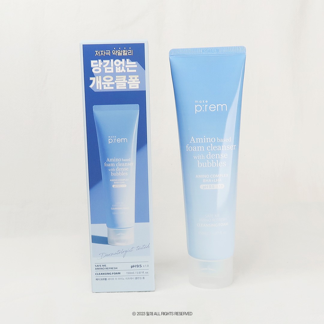 #협찬

클렌징 맛집 메이크프렘에서
출시한 NEW 딥 포어 클렌징라인

클렌징밤 & 클렌징폼
2가지가 출시되었는데요
[딥 클렌징폼]💙
소개해드릴게요!

pH9.5 약알칼리성 클렌징 폼이라
저와 같은 과잉 피지 가진
지성 피부가 사용하기 좋은데요

겉피지&속피지를
함께 관리할수 있어서
과잉 피지로 고민되는
더운 여름철에 사용하기
딱인 제품이에요

기름기는 깔끔하게 잡아주고
속당김없이 산뜻하게 마무리
되어 정말 좋더라고요

메이크업을 한날에는
1차 클렌징밤, 2차 클렌징폼을
사용해주면 좋은데요.

머랭 거품처럼 쫀득쫀득해서
세안할때 충분히 문질러주기 좋았고
안자극 피부 테스트 완료로
눈시림 또한 없어서 세안할때
눈가로 가볍게 슥슥
문질러주기 좋았어요

민감성 피부 자극 테스트 완료,
20가지 유해성분 무첨가,
항료, 인공색소까지 무첨가한
제품이라 피부가 더 편안한 느낌

저는 지성피부라 평소에도
이중세안도 자주 하고,
약알칼리폼도 여러가지 써봤는데
역시 클렌징맛집 메이크프렘!

약알칼리성폼이라
피지를 잘 잡아주고
모공케어에 도움을 줘서
여름철임에도 피부 밸런스가
좋은게 잘 느껴지더라고요

17종 아미노 세정 시스템으로
세안하고 당김도 없고
촉촉하게 개운하게 마무리되어
올여름내내 정말 잘쓸것 같아요

💙메이크프렘💙
NEW 아미노 라인 클렌징 론칭
올리브영 7.1~7.31 25% 할인하니까
클렌징템 구매하실 분들은
참고해주세요!!

#메이크프렘 #클렌징폼 #약알칼리폼 #올리브영클렌징폼 #올리브영 #클렌징추천 #피지제거 #딥클렌징 #지성클렌징폼 #수부지클렌징폼 #클렌징폼추천 makeprem oliveyoung_official