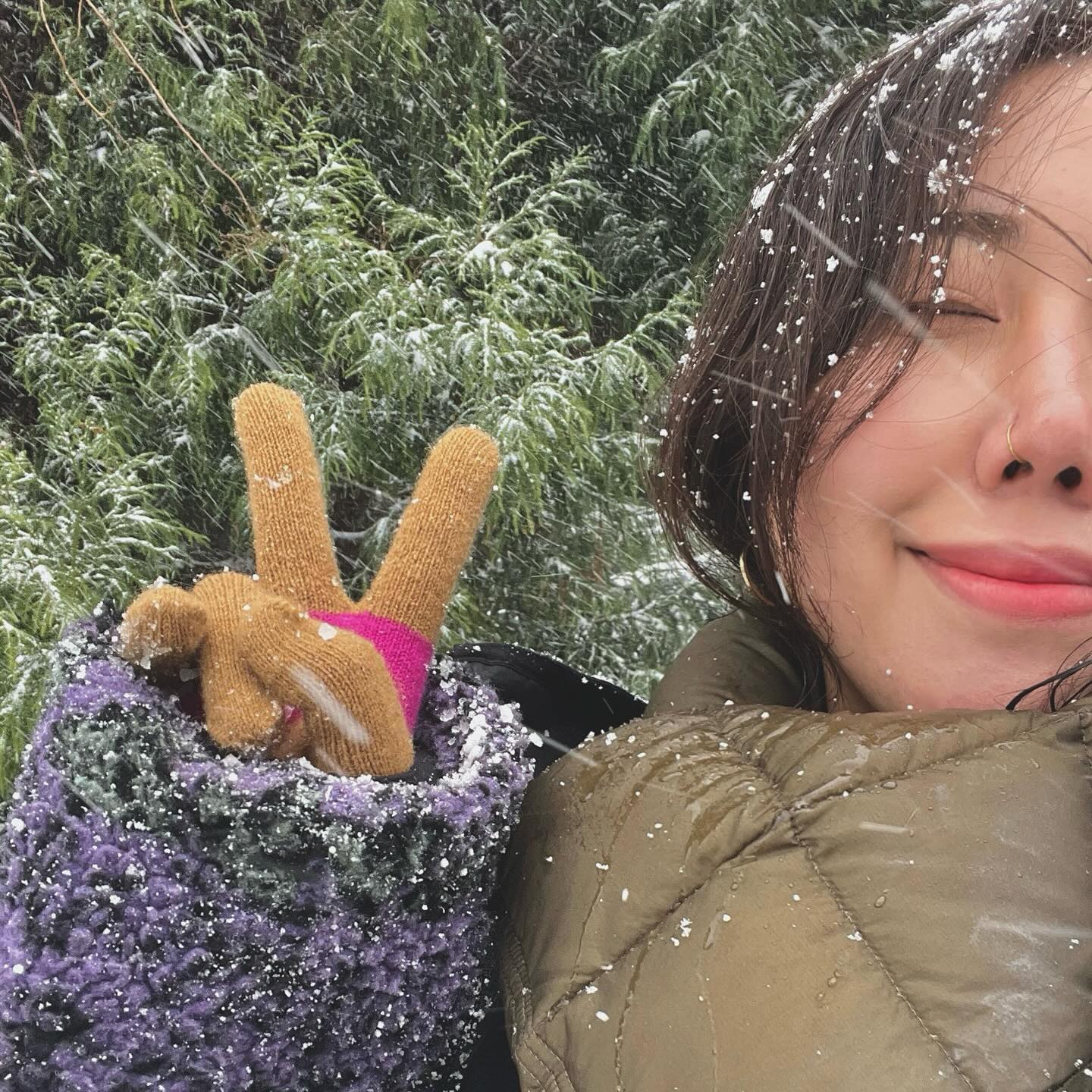 .
20살 어려지는 마법 의 가루 ❄️
.
.
.
.
.
.
.
.
#jeju #jejuisland #jejulife #travel #outdoor #camping #camper #여행 #여행자 #캠핑 #백패킹 #백패킹스타그램 #백패커 #캠크닉 #힐링 #일상 #소통 #모토캠핑 #노지캠핑 #제주여행 #헬린이 #운동 #카페 #제주도민 #눈 #겨울 #눈보라 #눈사람 #출근 #헬요일