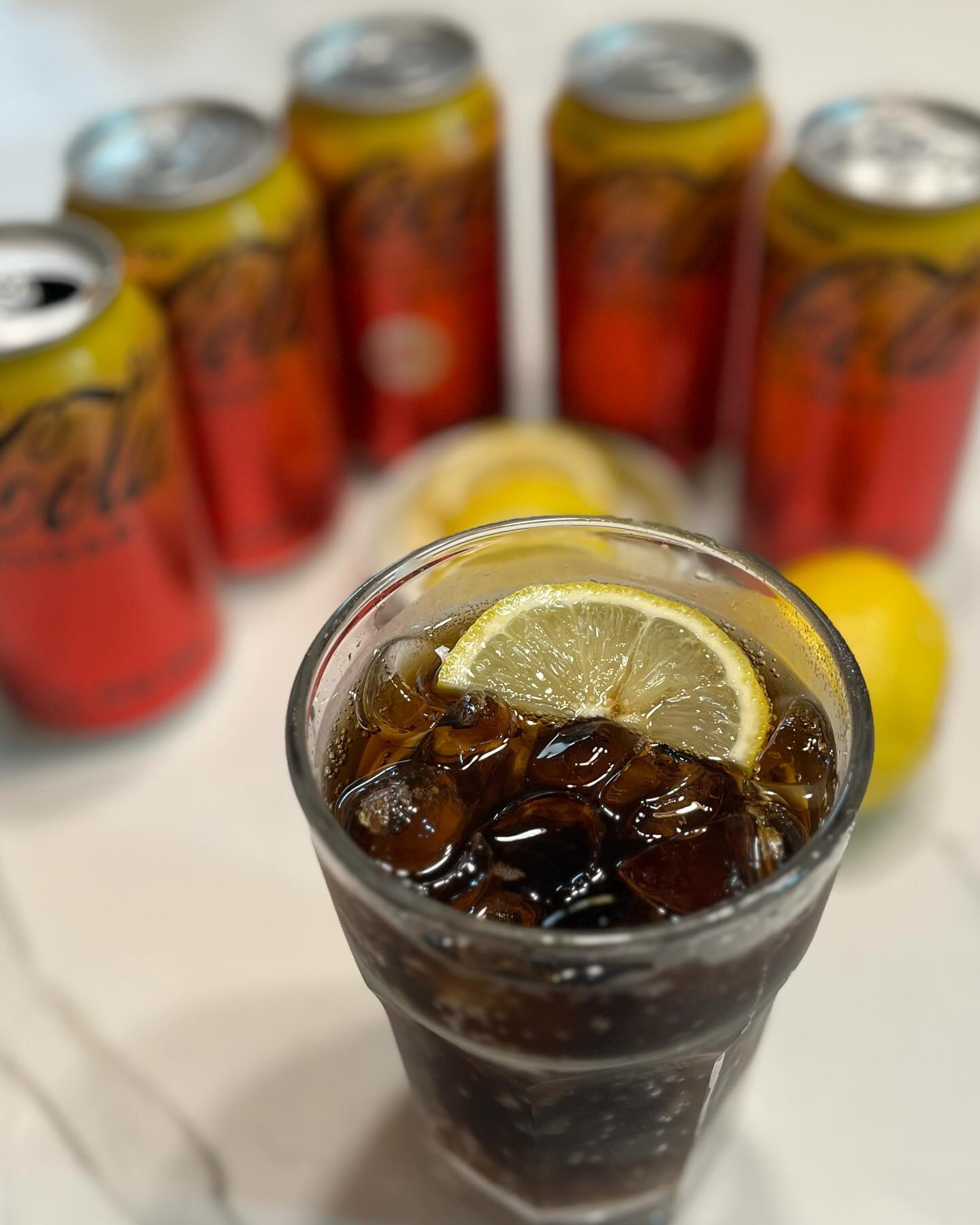 #협찬

시원하고 짜릿한 콜라와 상큼한 레몬이 만났다 !
새로워진맛 코-카콜라 제로 레몬🍋

코카-콜라 맛있다 ~ 로고송으로 자연스럽게
뉴진스가 딱 떠오르게 되는데 이번 레몬맛도
요렇게 포스터가 나와있더라구요 ㅎㅎ
​
제로레몬의 짜릿한 이미지를 잘 보여줘서
상큼한 뉴진스와 찰떡 >_< 사진만 봐도
탄산이 먹고 싶어지게 만드는 마법 !

가까운편의점에서 1+1 , 2+1으로 즐겨보세욘🩷
#코카콜라 #코카콜라제로 #제로콜라 #콜라
#코카콜라맛있다 #코카콜라제로레몬