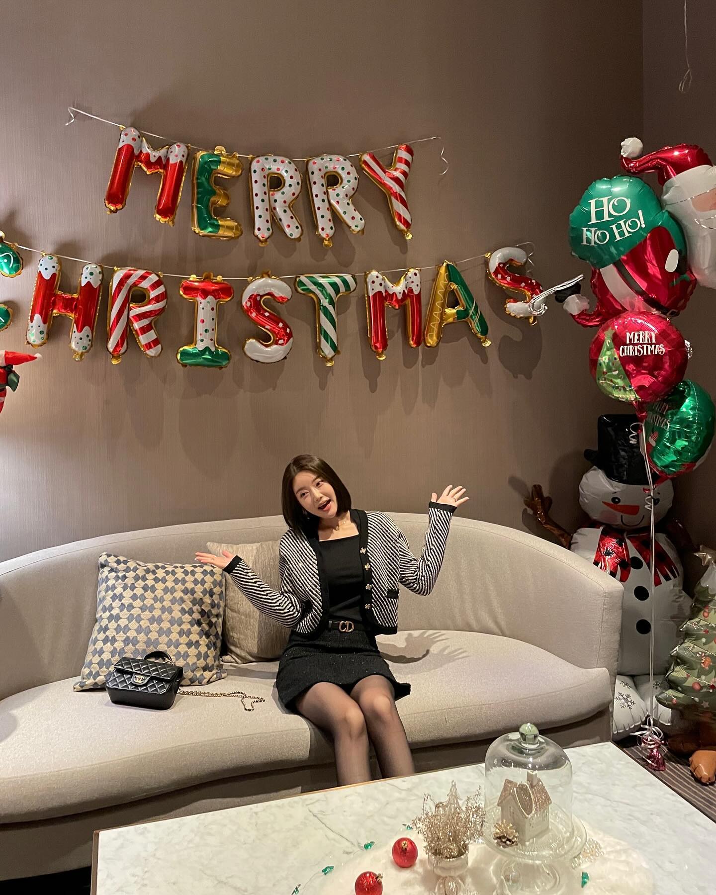 멜크🎄💝💫🎁🎉
귀여운거 한가득~.~~
이산타가 보너스 선물로 준 곰돌이🧸