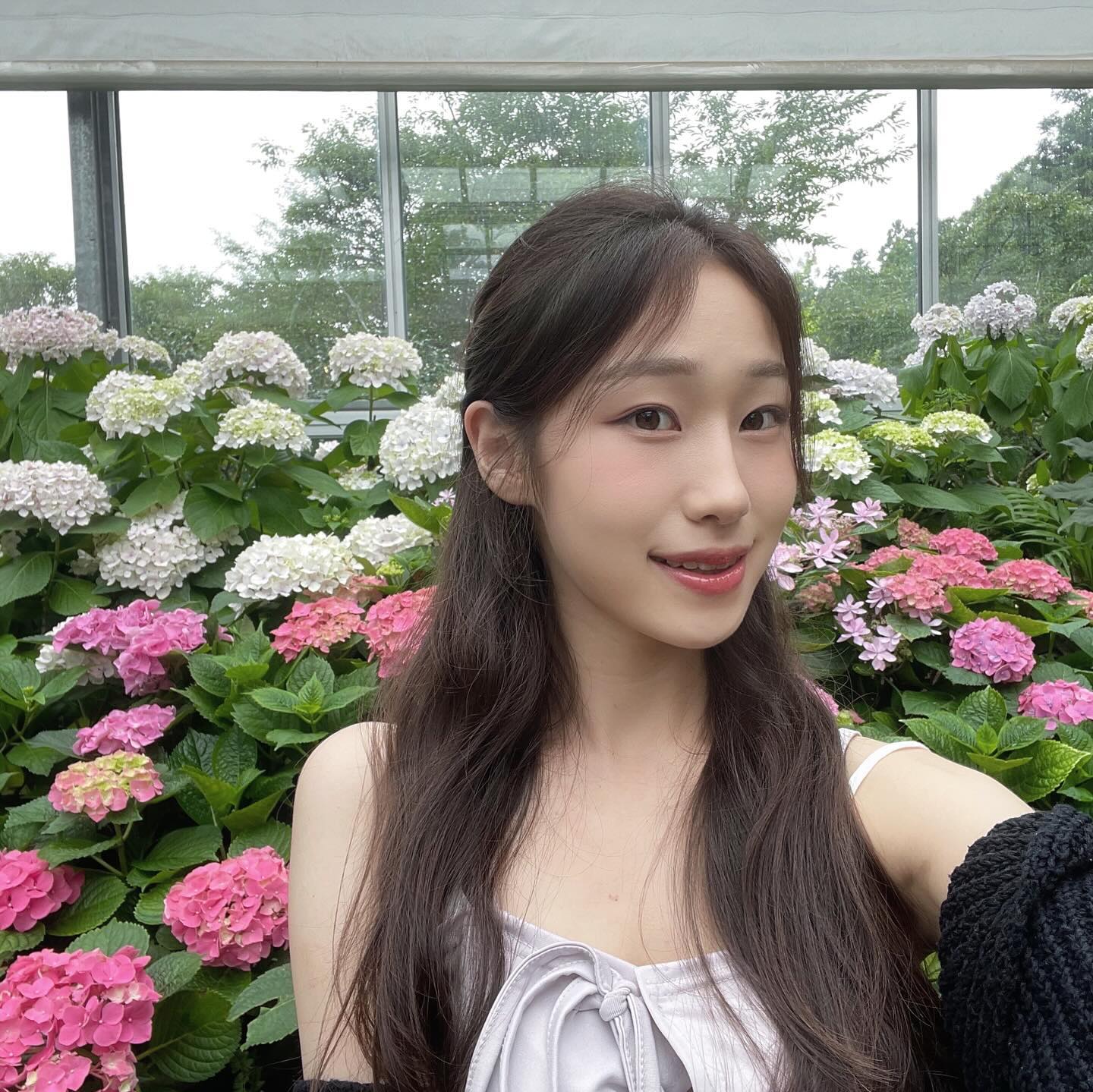 셀카가 젤 어렵다ㅏ,,,