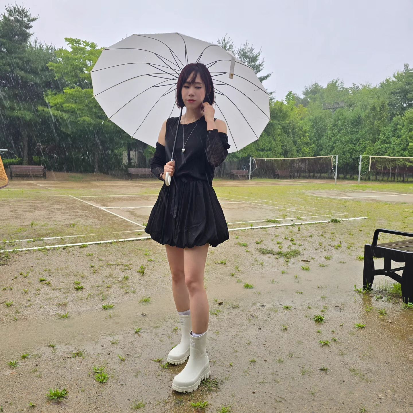 💜비가 정말 많이 오네요⠀
장마대비 레인부츠 하나 장만했어용~⠀
롱부츠랑 고민하다 미들로 선택!⠀
⠀
오늘 하루도 화이팅하시고 좋은하루되세요🙃❤️⠀
⠀
#레인부츠 #락피쉬 #미들레인부츠 ⠀
#비오는날 #장마코디